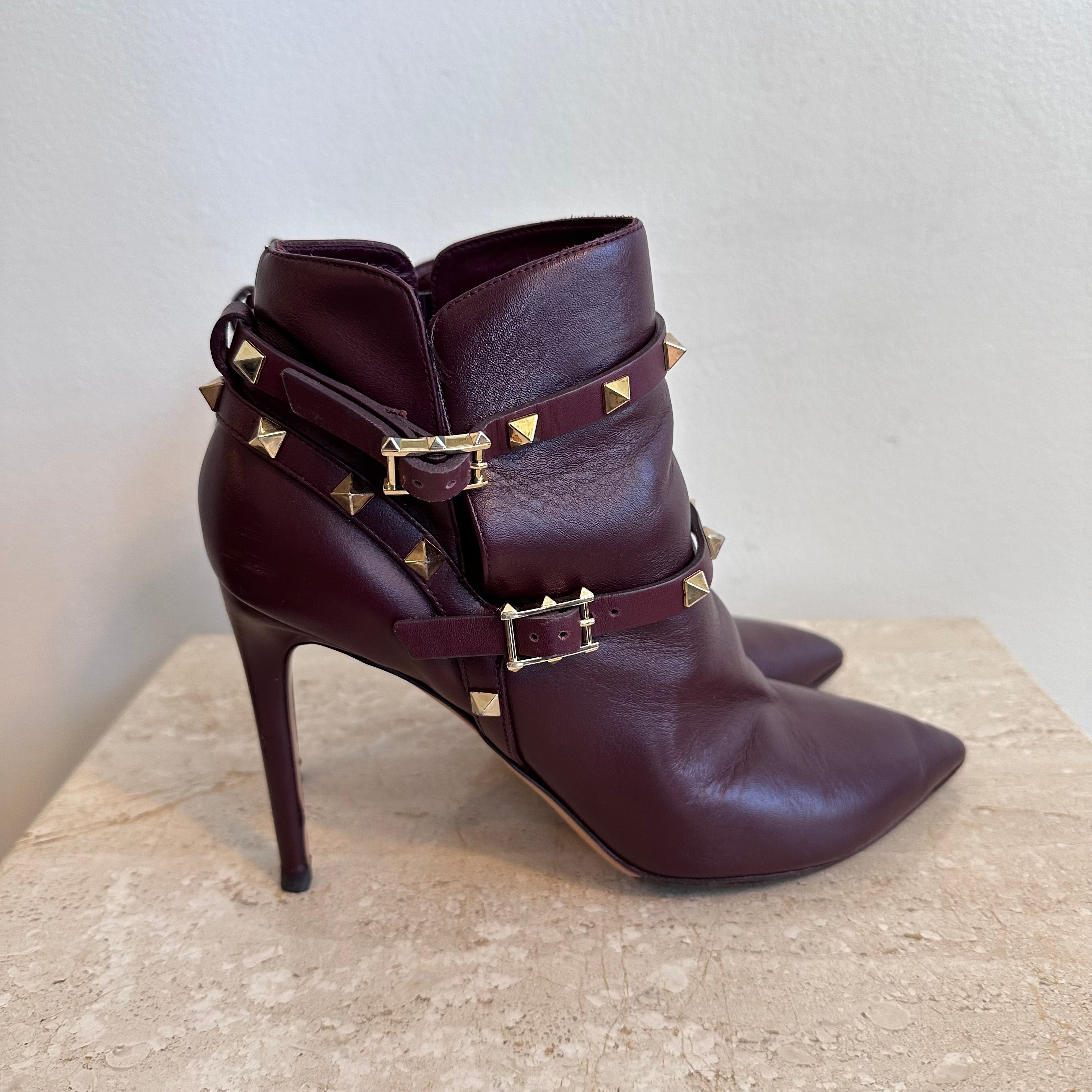 Pre-Owned VALENTINO Leather Boots in Burgundy Size 39.5