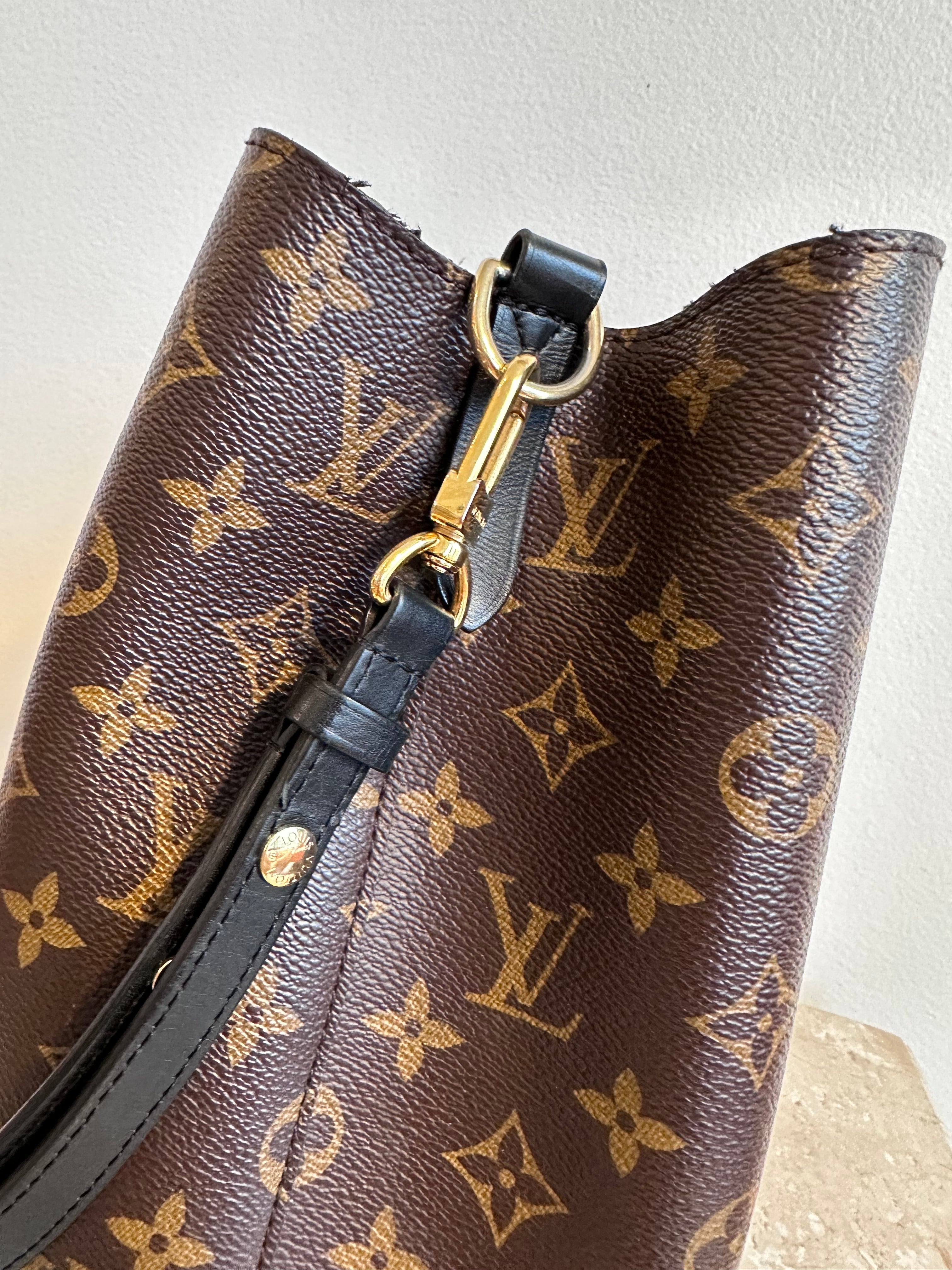 Pre-Owned LOUIS VUITTON Neo Noe
