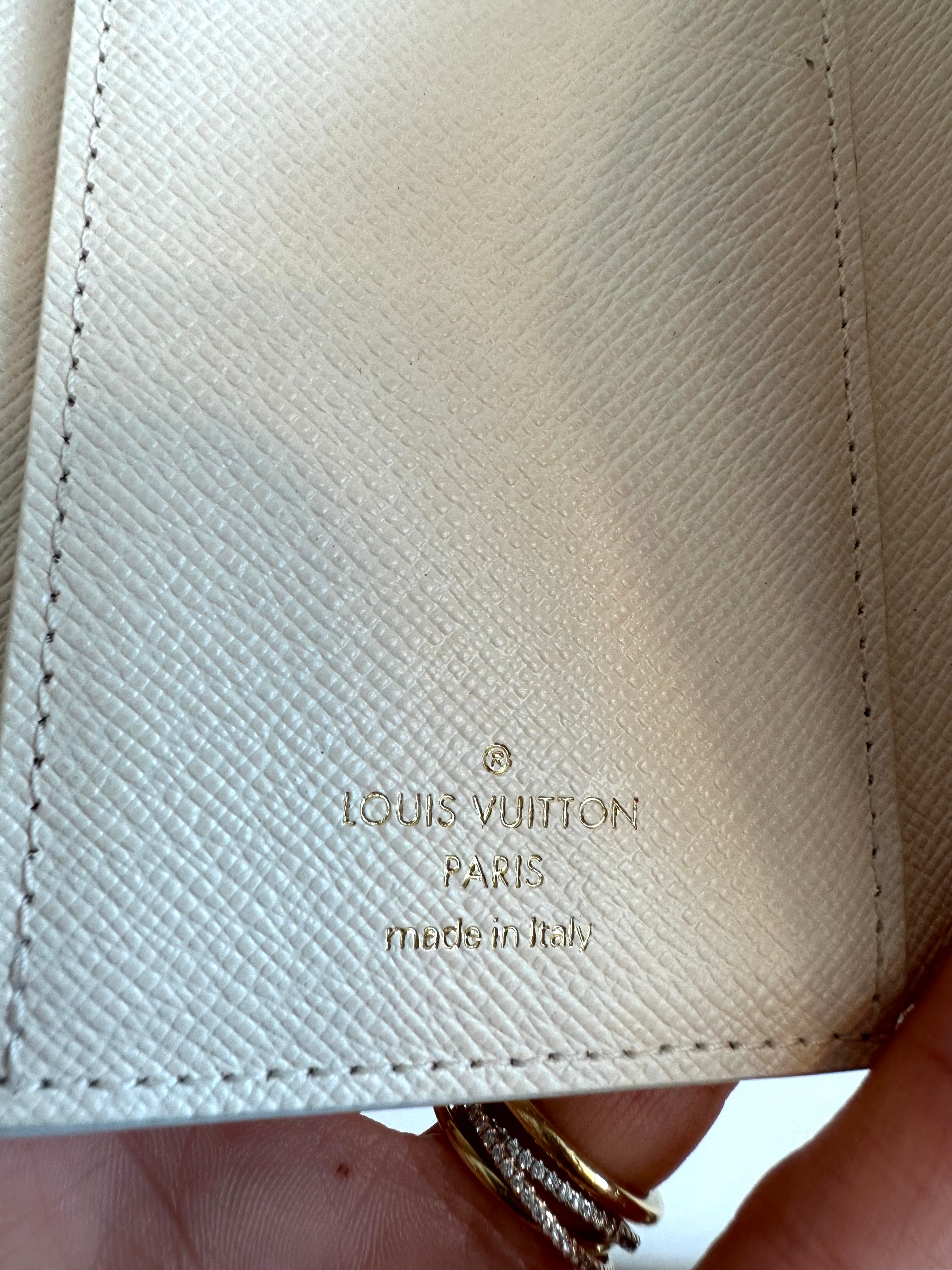 Pre-Owned LOUIS VUITTON Beige/Pink Monogram Giant By The Pool Victorine Wallet