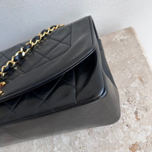 Pre-Owned CHANEL Diana Flap Handbag