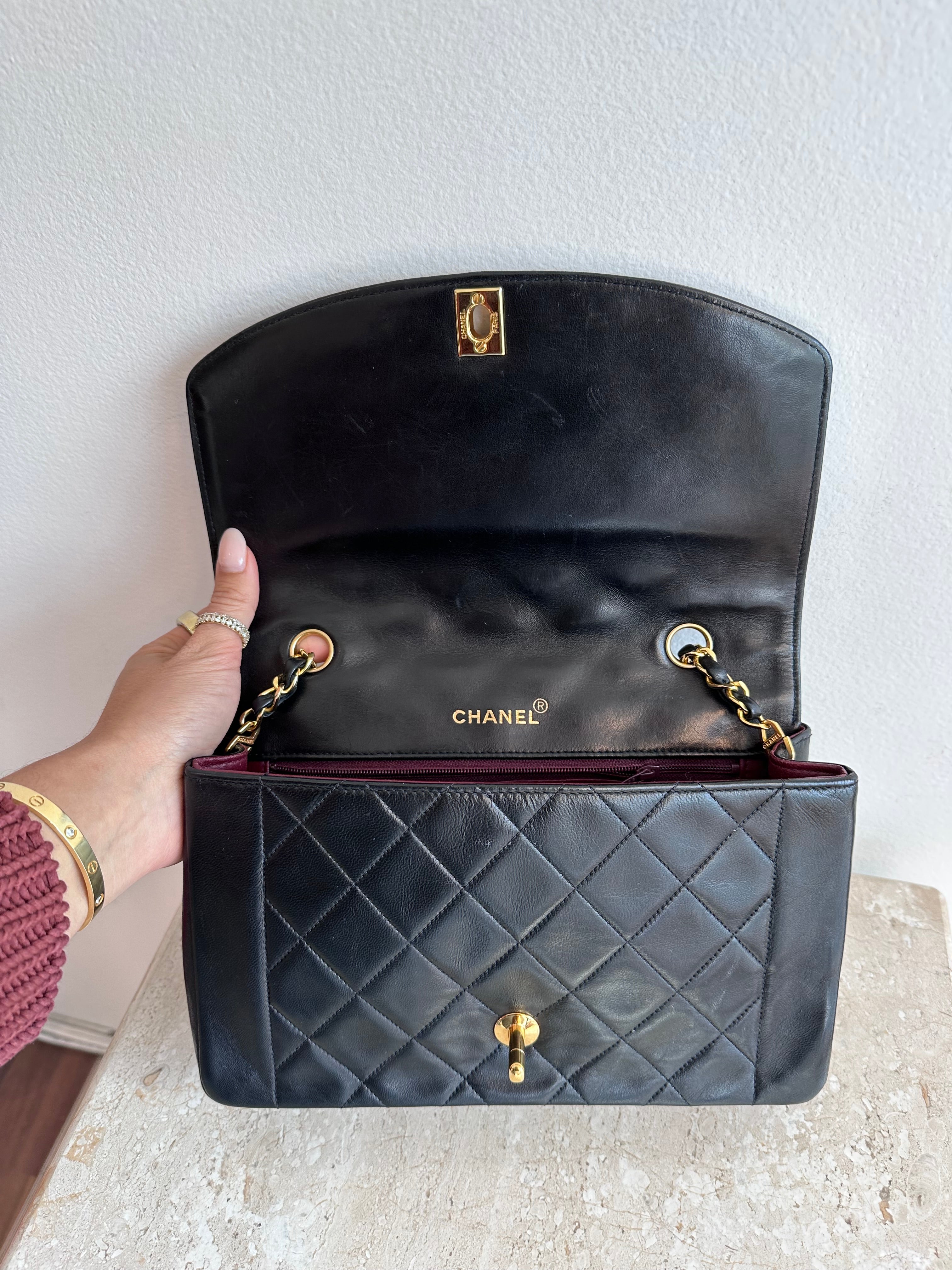 Pre-Owned CHANEL Diana Flap Handbag