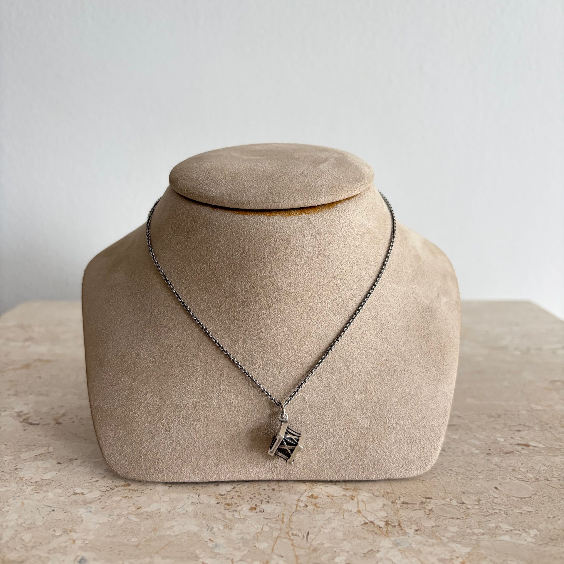 アクセサリー Tiffany & Co. Atlas Cube Necklace Pre-Owned TIFFANY & CO. Atlas Cube Necklace – Valamode