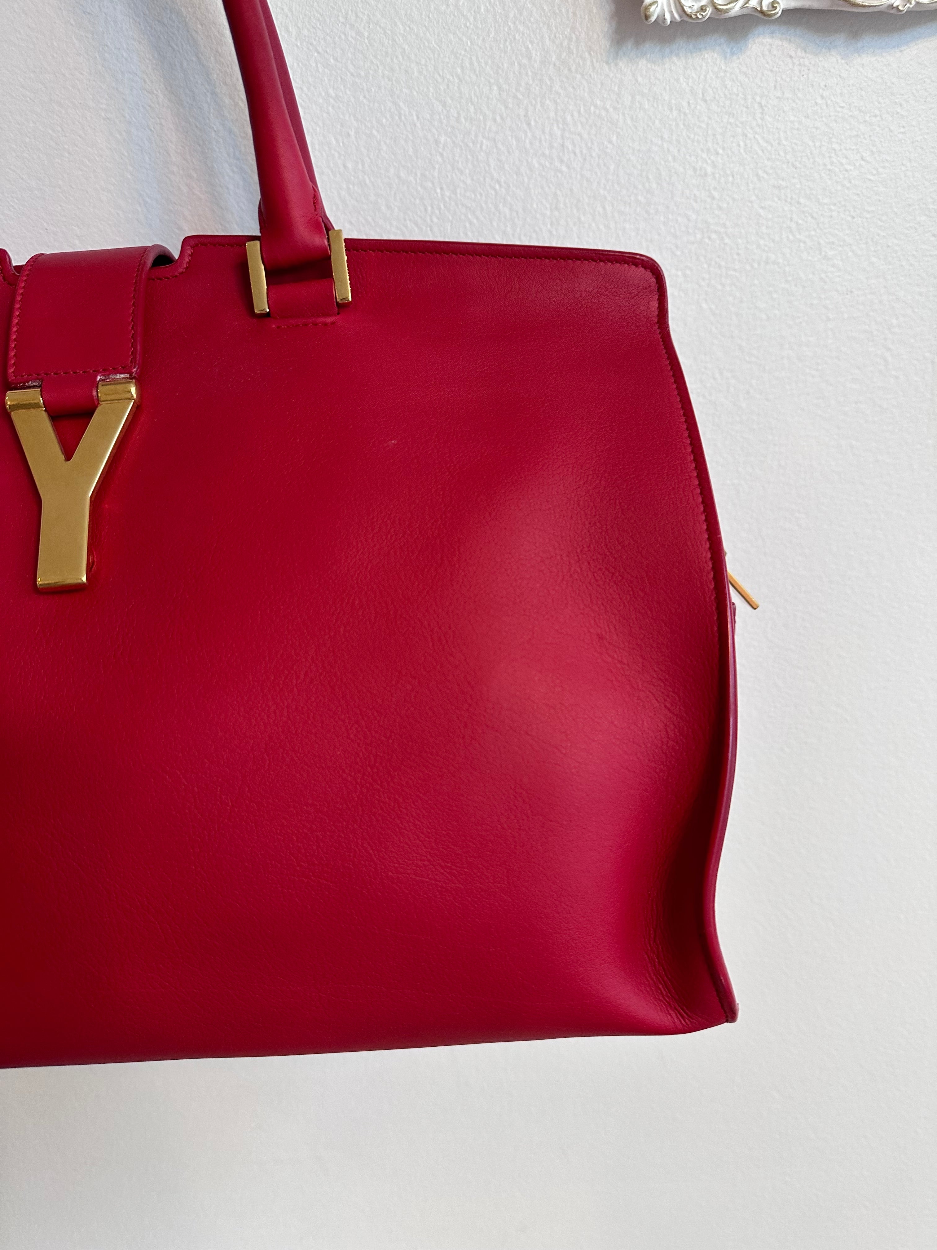 Pre-Owned SAINT LAURENT Red Cabas Chic Medium Tote