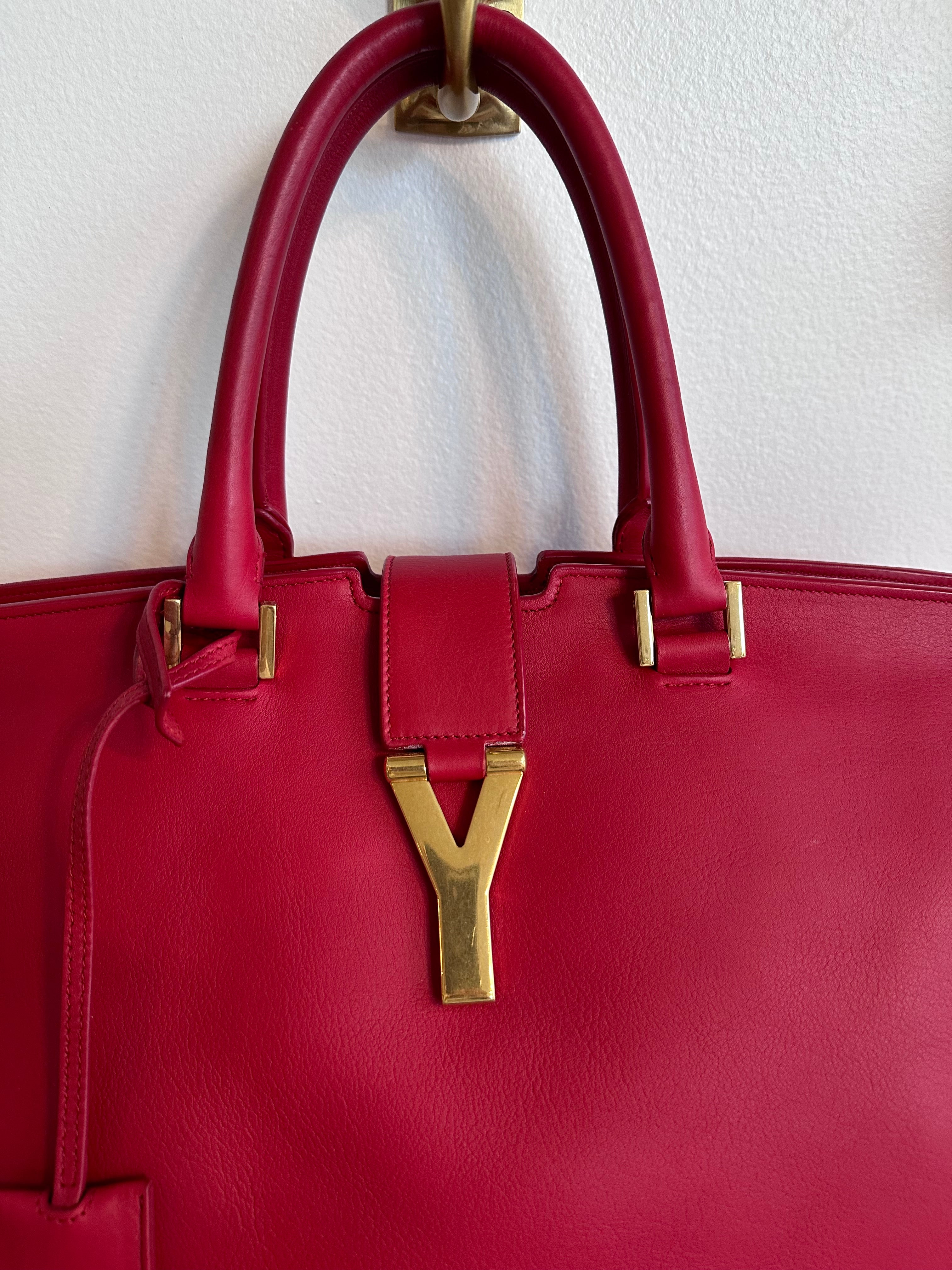 Pre-Owned SAINT LAURENT Red Cabas Chic Medium Tote