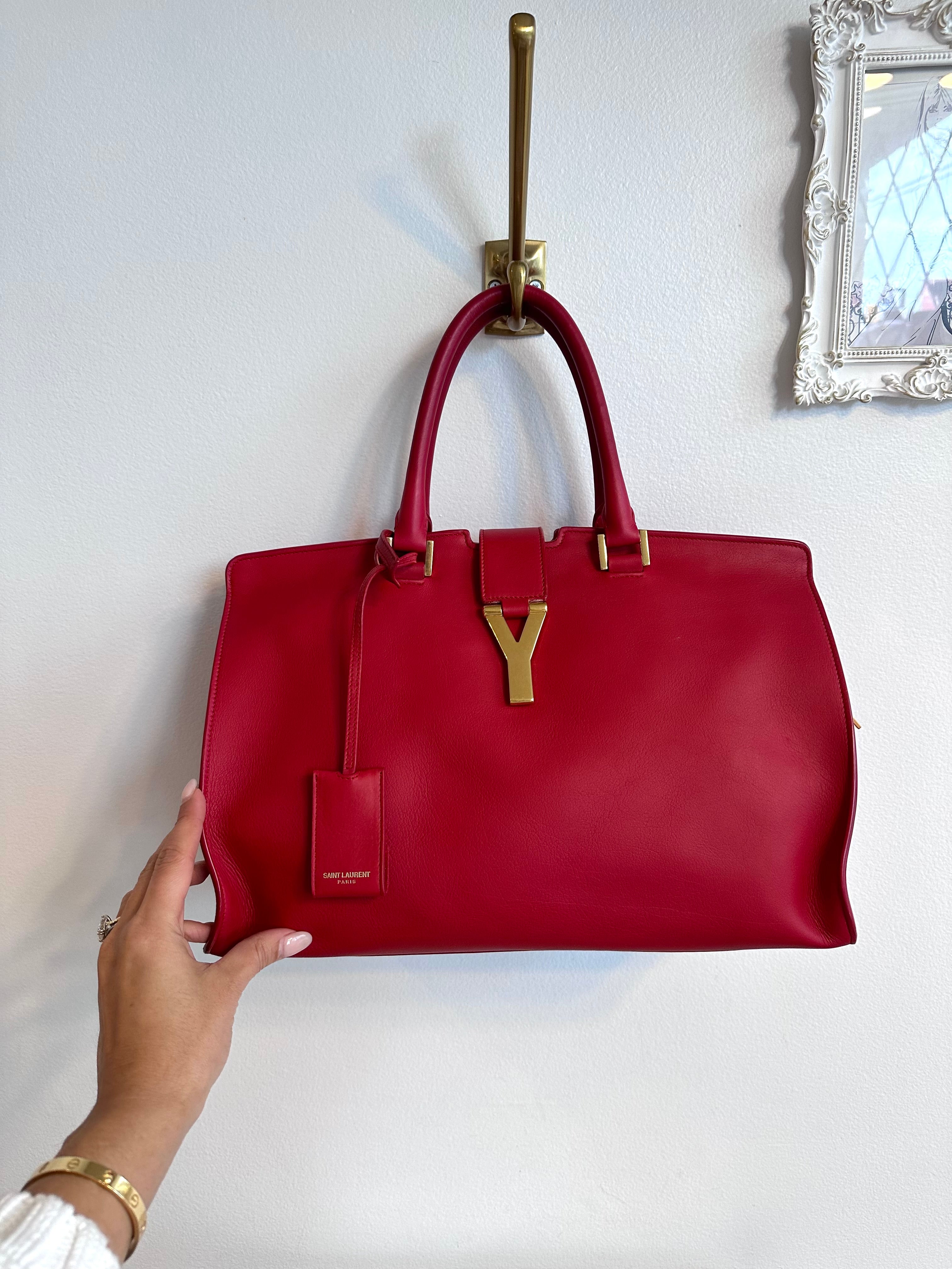 Pre-Owned SAINT LAURENT Red Cabas Chic Medium Tote