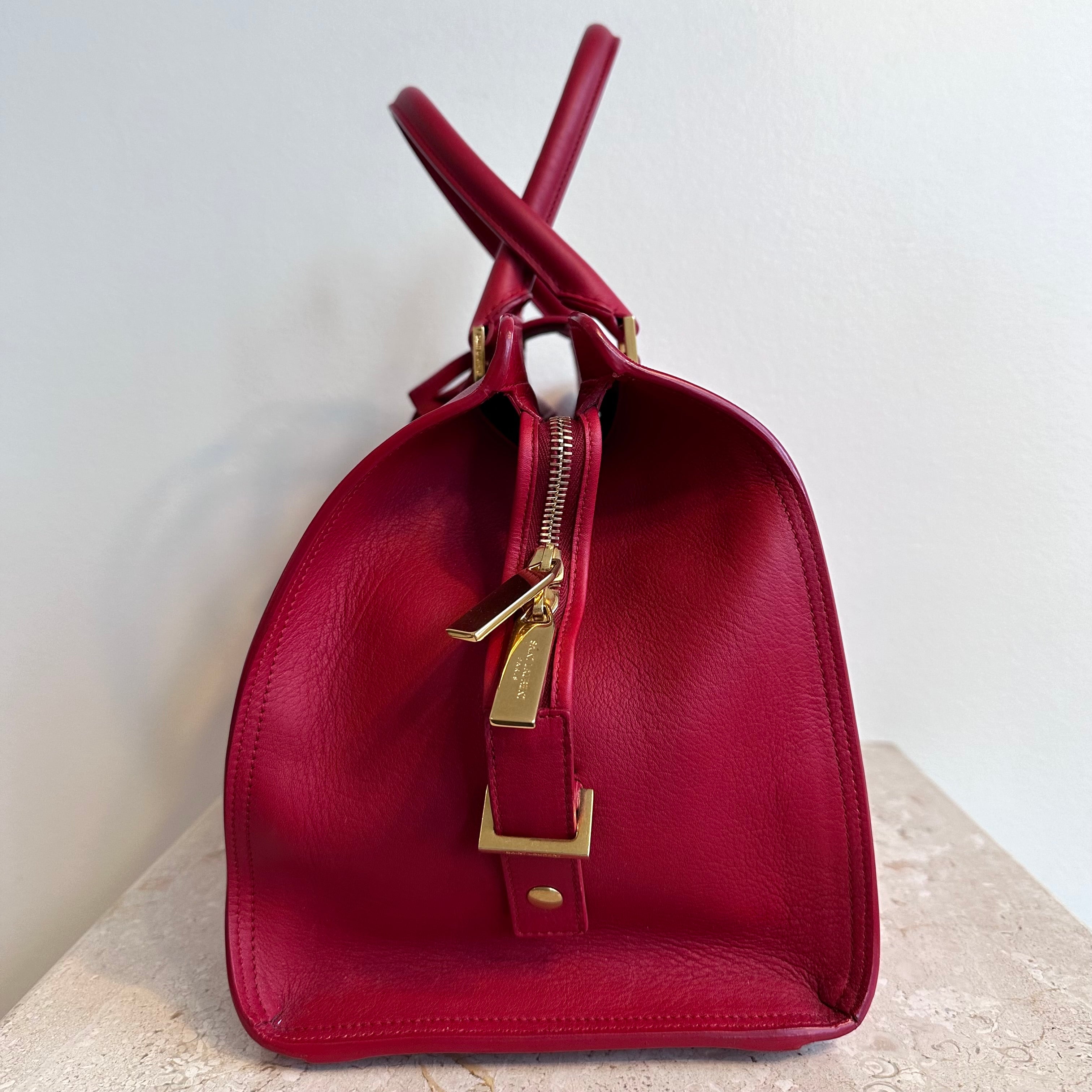Pre-Owned SAINT LAURENT Red Cabas Chic Medium Tote