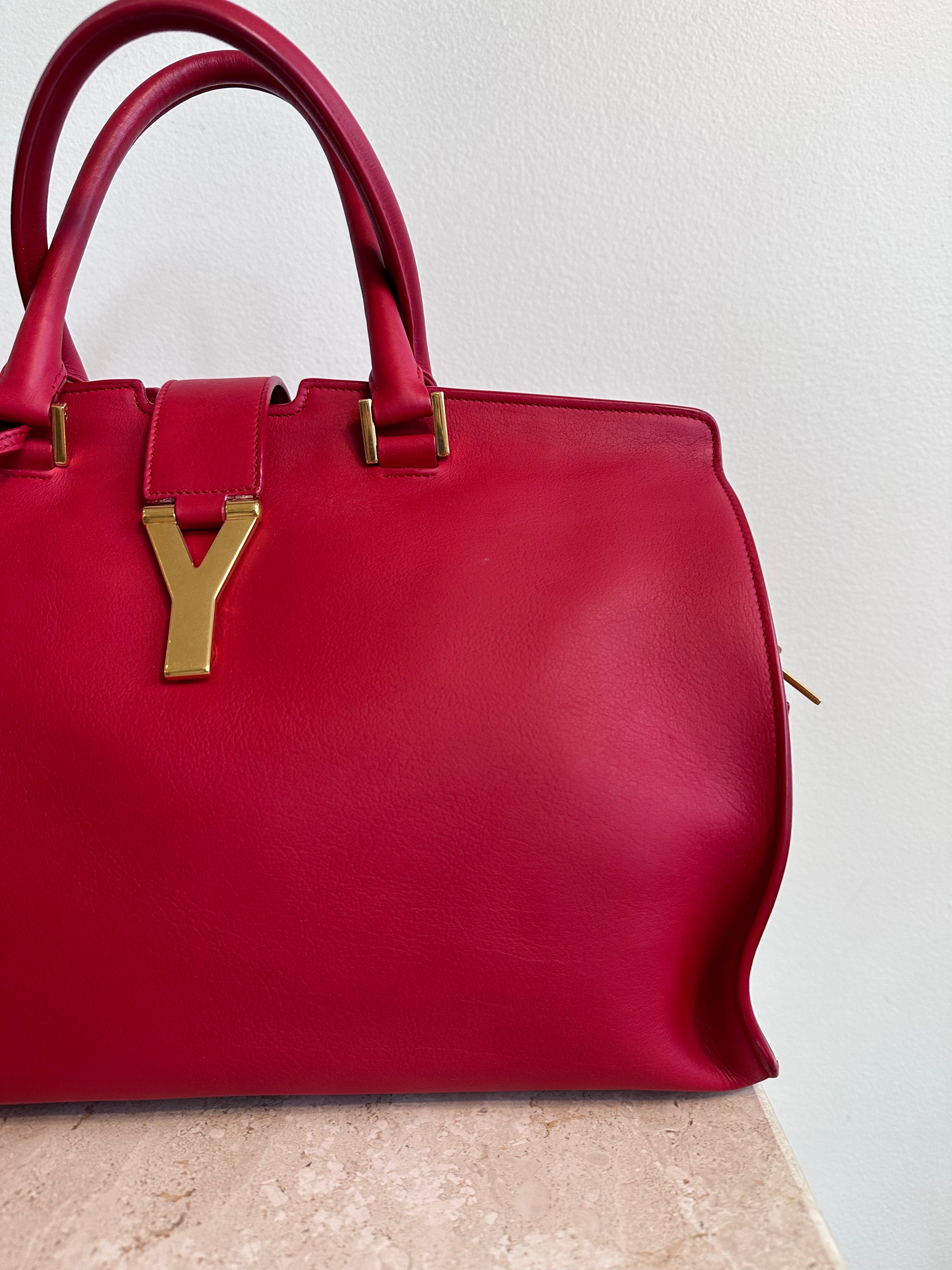 Pre-Owned SAINT LAURENT Red Cabas Chic Medium Tote