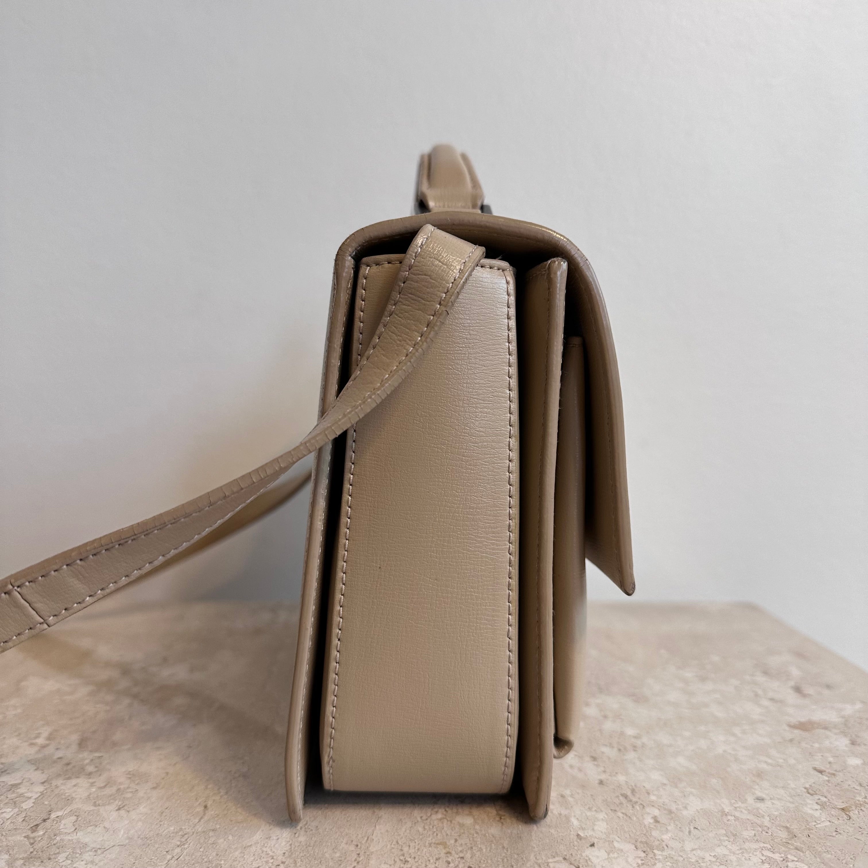 Pre-Owned SAINT LAURENT Beige Leather Bellechasse Bag