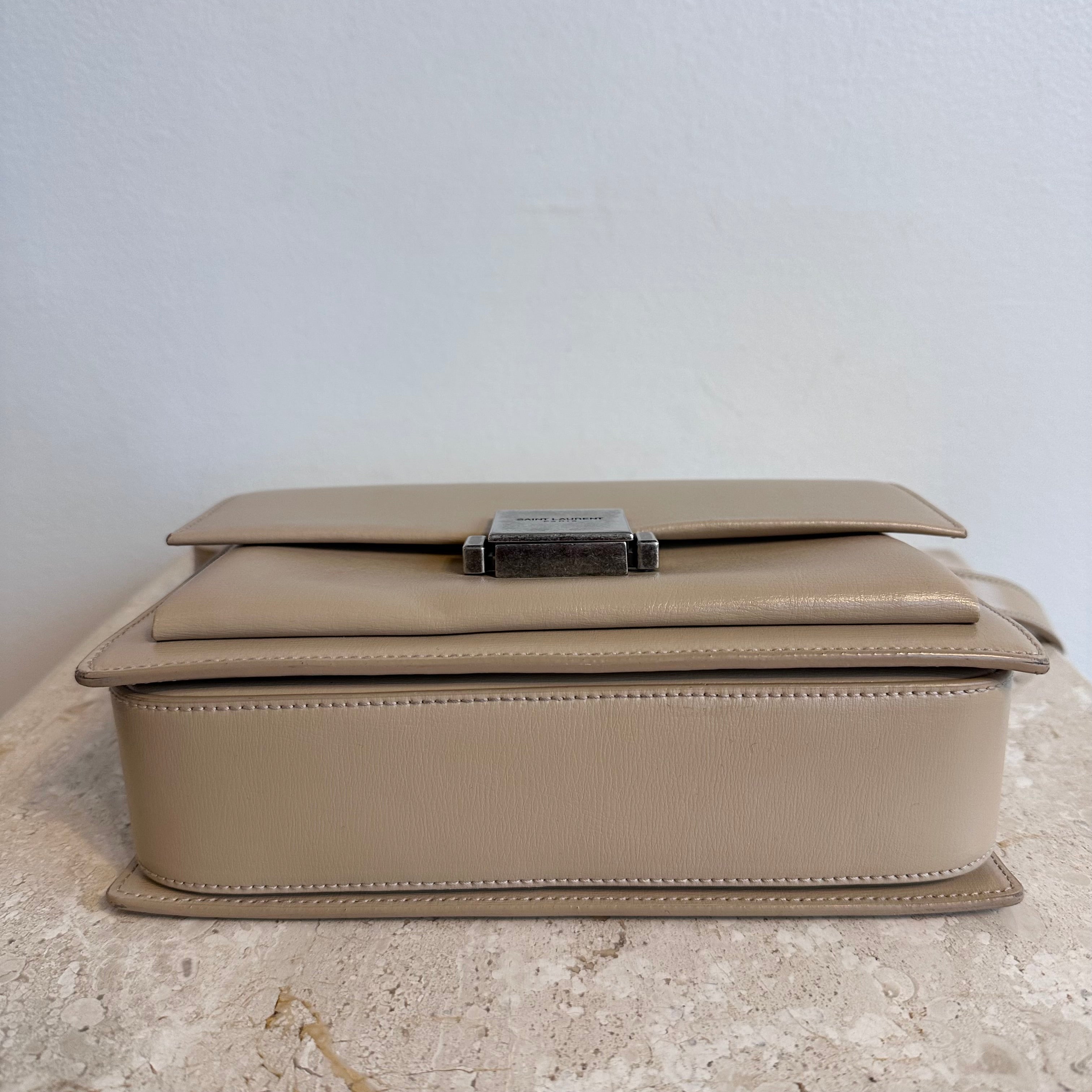 Pre-Owned SAINT LAURENT Beige Leather Bellechasse Bag
