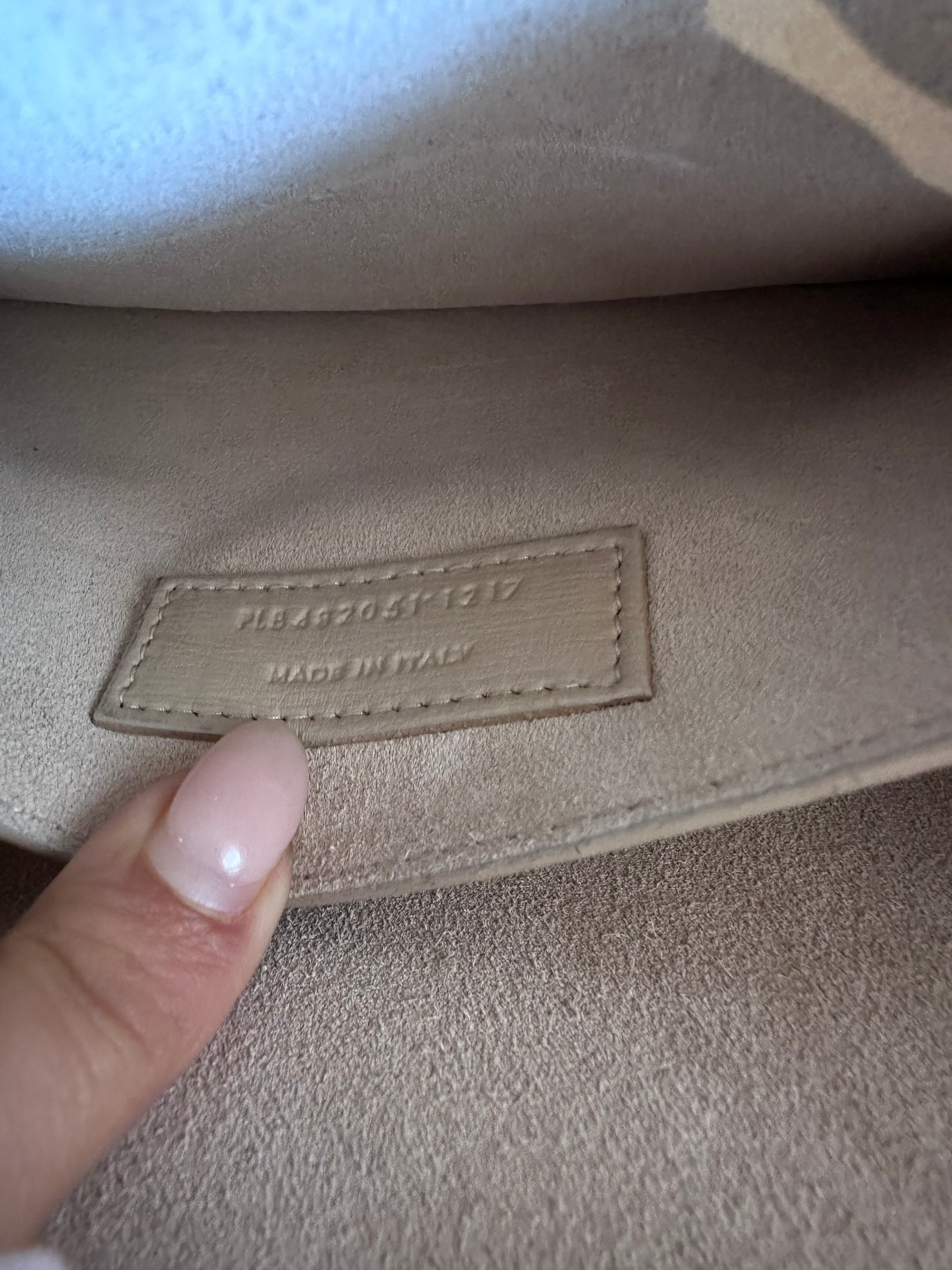 Pre-Owned SAINT LAURENT Beige Leather Bellechasse Bag