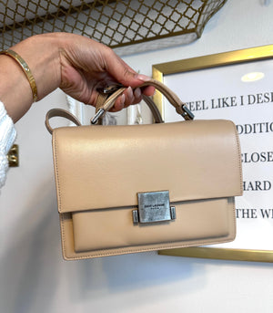 Pre-Owned SAINT LAURENT Beige Leather Bellechasse Bag