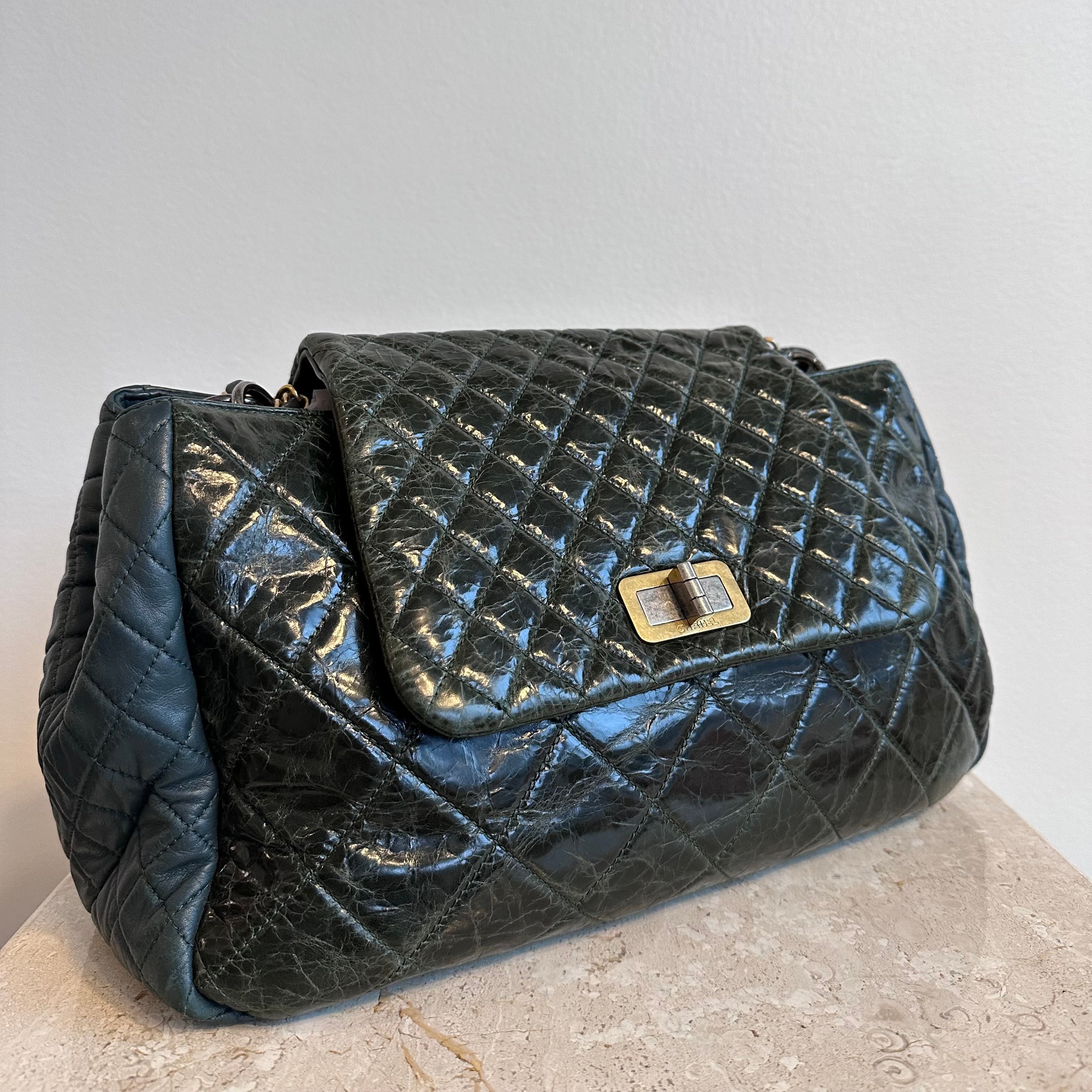 Pre-Owned CHANEL Dark Green Quilted Lambskin Reissue Accordion Flap Bag