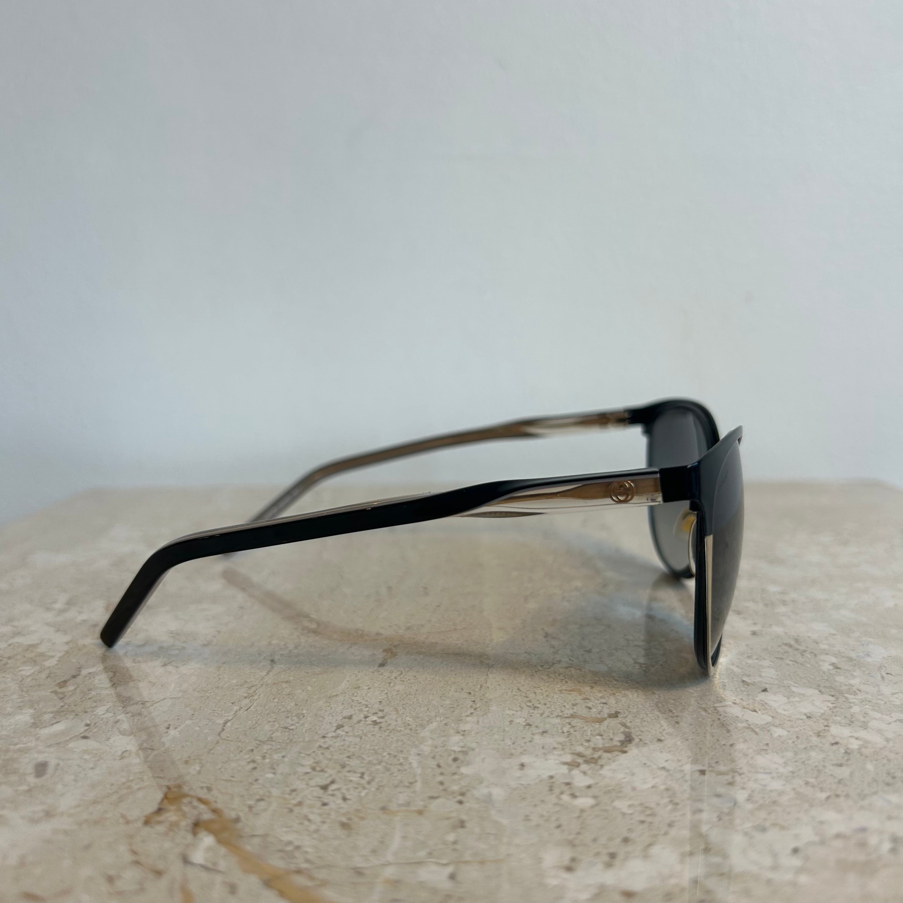 Pre-Owned GUCCI 4255/S Black/Gold Sunglasses
