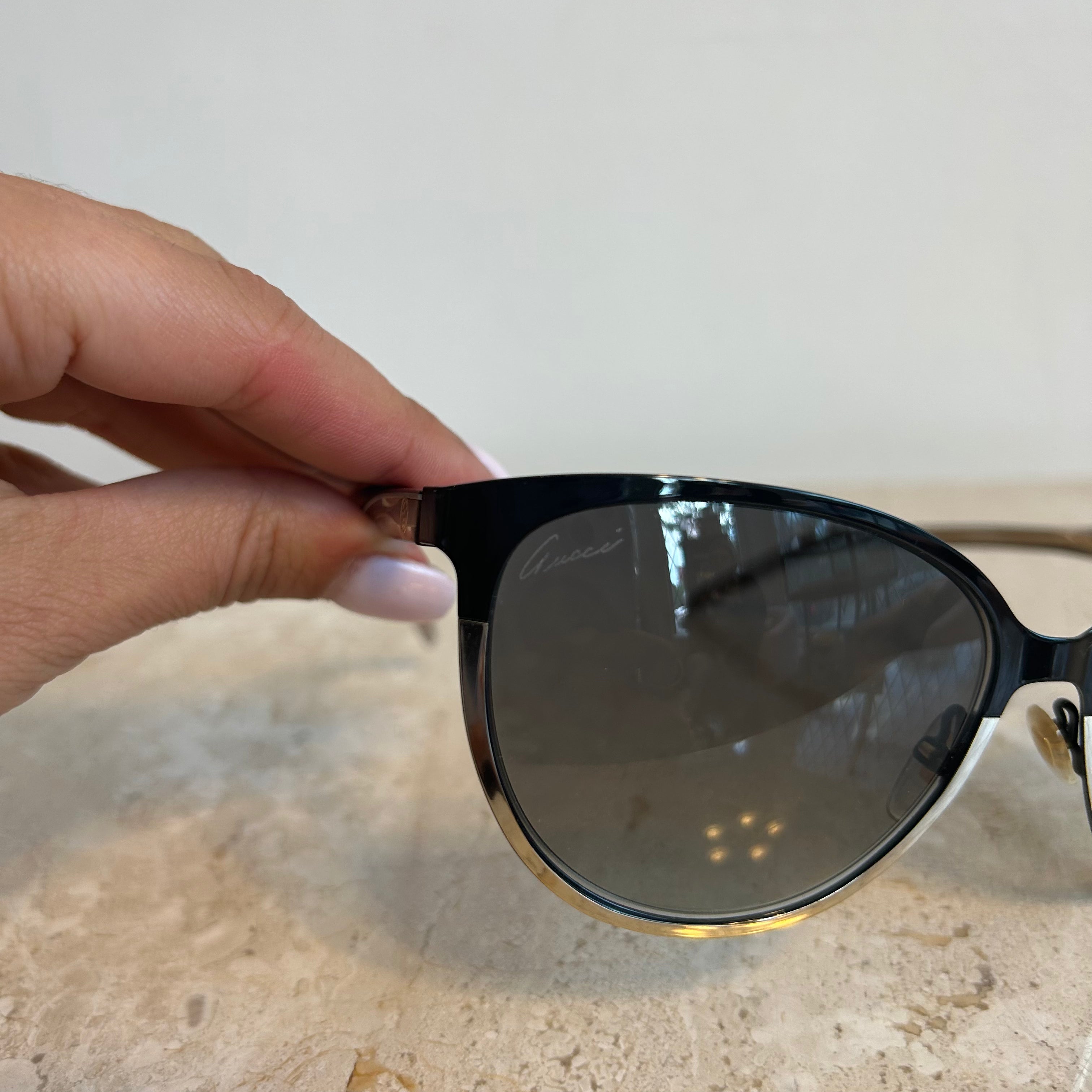 Pre-Owned GUCCI 4255/S Black/Gold Sunglasses