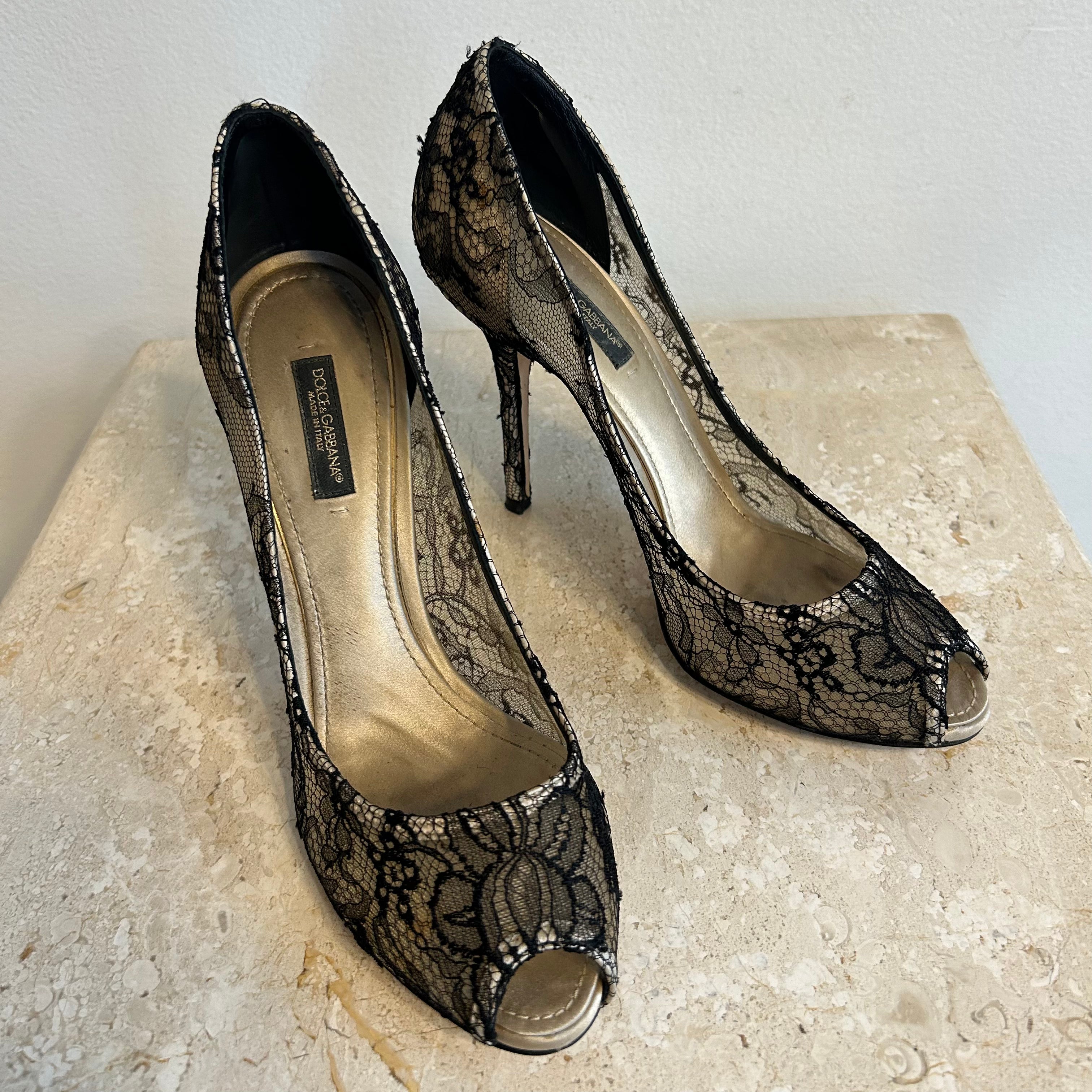 Pre-Owned DOLCE & GABBANA Champagne/Black Lace Stiletto Heel - Size 38.5