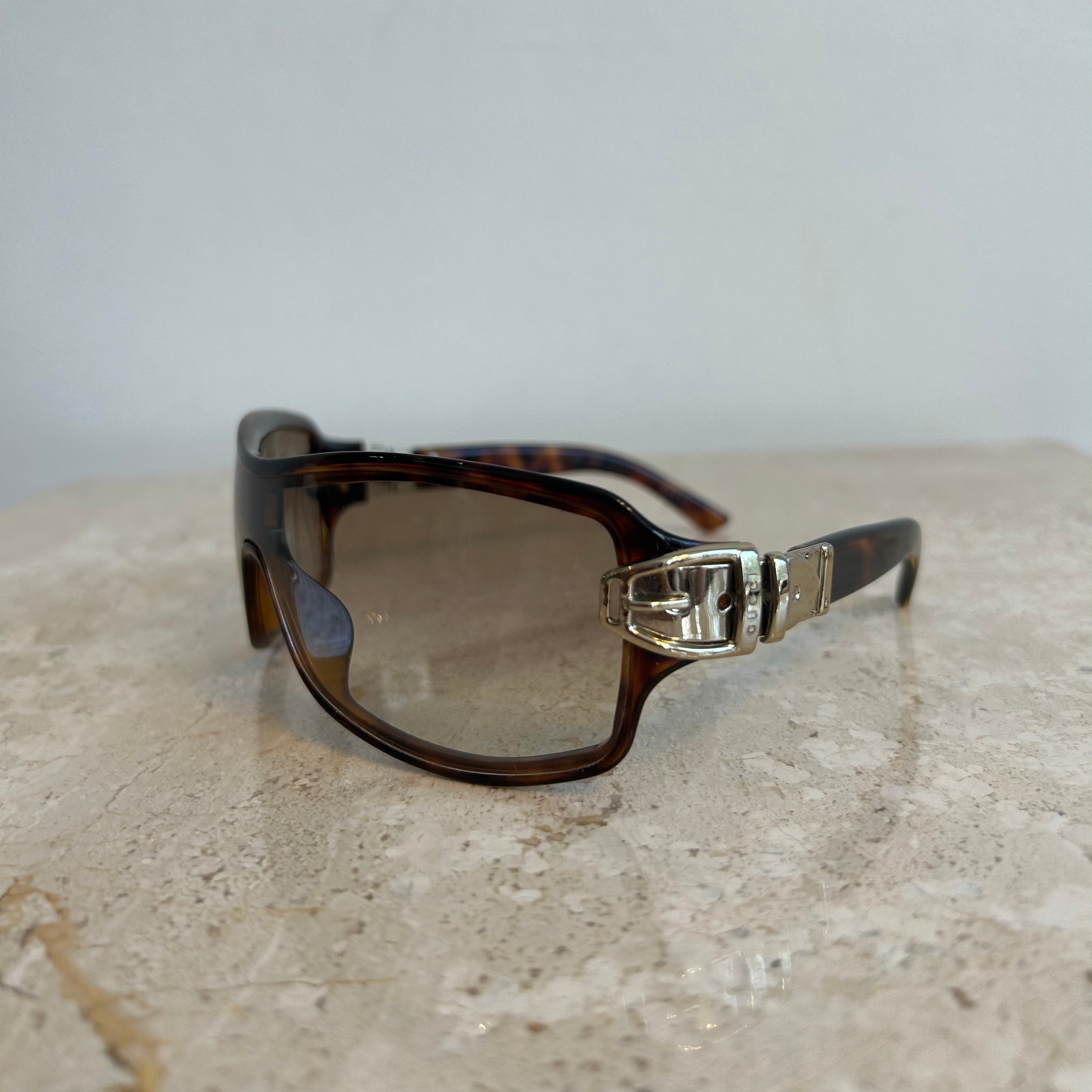 Pre-Owned GUCCI Brown Tortoise Shell Buckle Sunglasses-2590/S