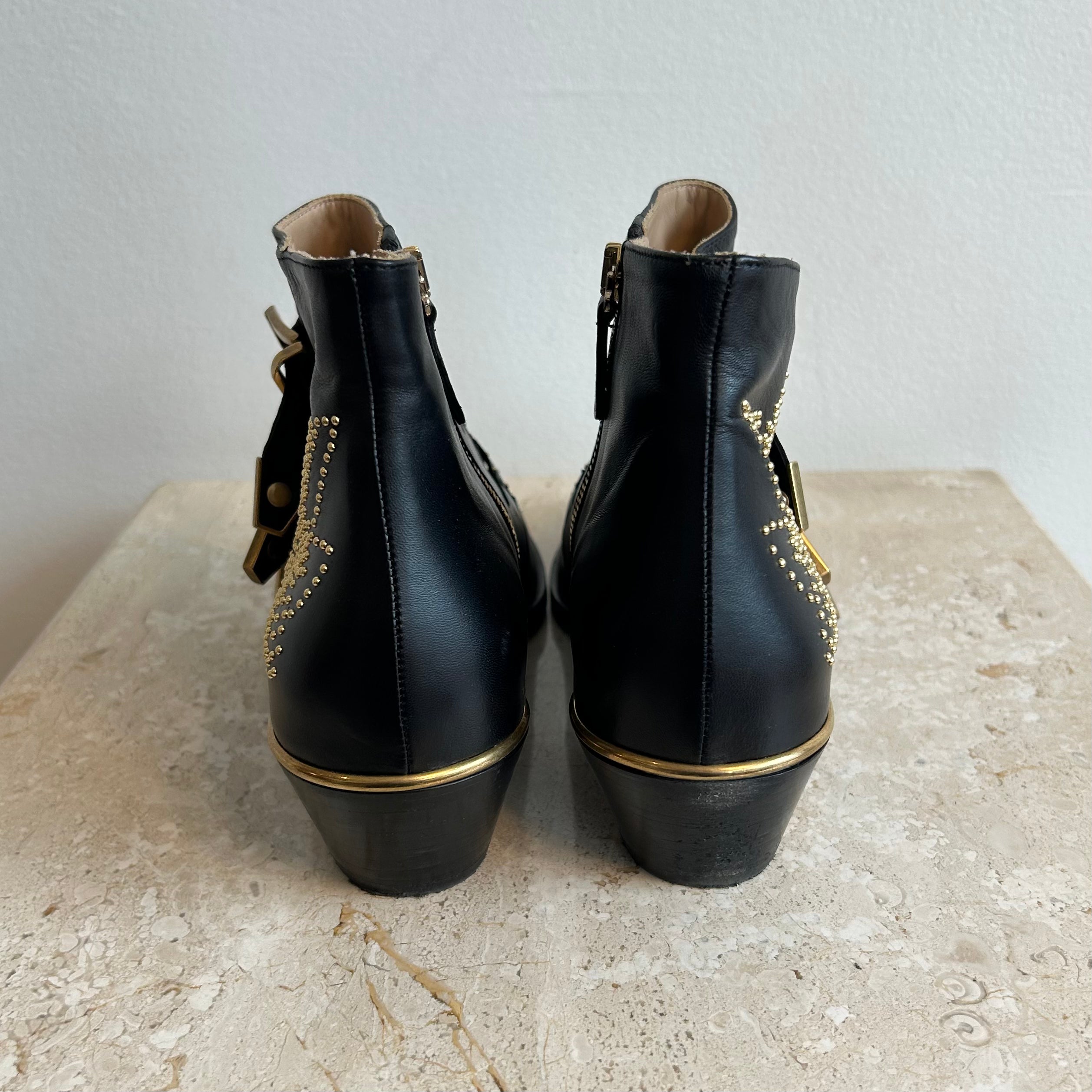 Pre-Owned CHLOE Black/Gold Susanna Short Boots - Size 38.5