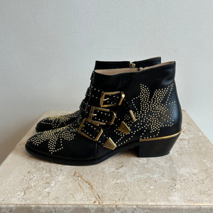 Pre-Owned CHLOE Black/Gold Susanna Short Boots - Size 38.5