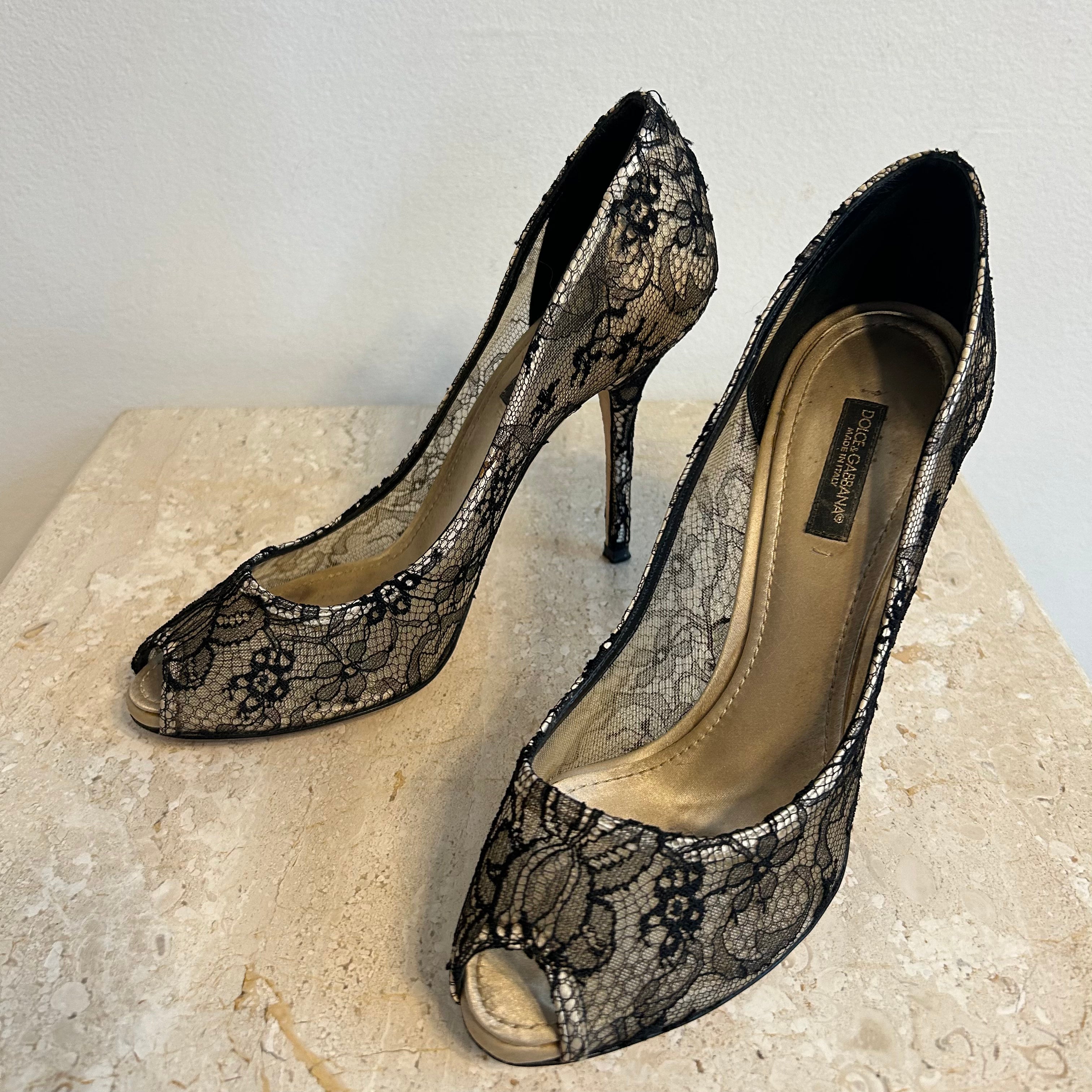 Pre-Owned DOLCE & GABBANA Champagne/Black Lace Stiletto Heel - Size 38.5