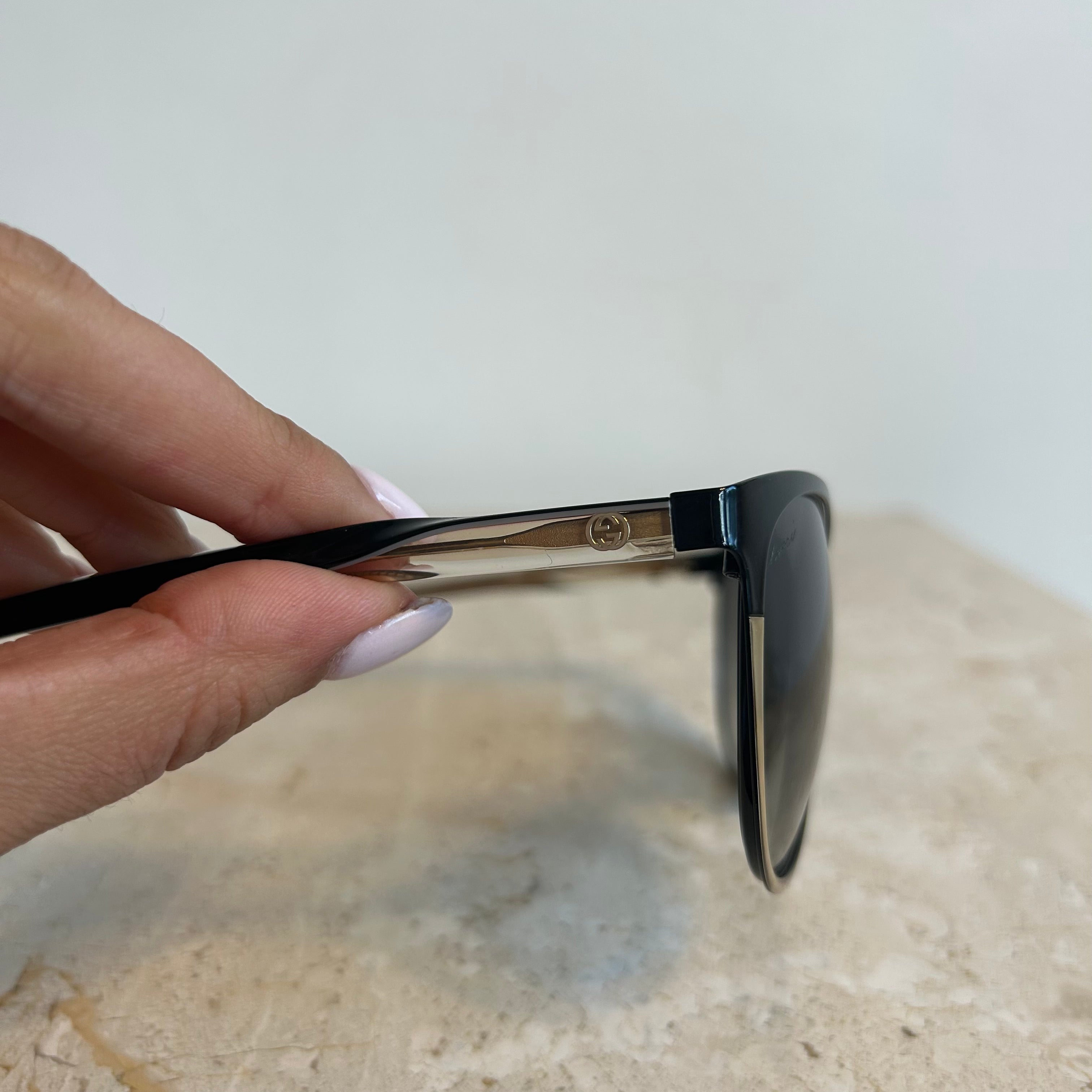 Pre-Owned GUCCI 4255/S Black/Gold Sunglasses