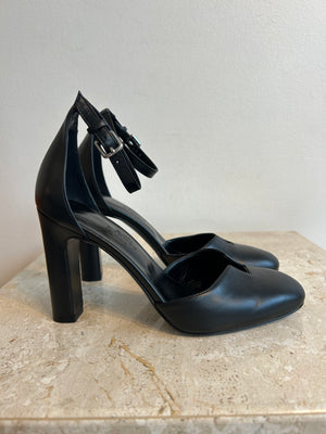 Pre-Owned HERMES Escarpin Lady Black Leather D'Orsay Pump - Size 36