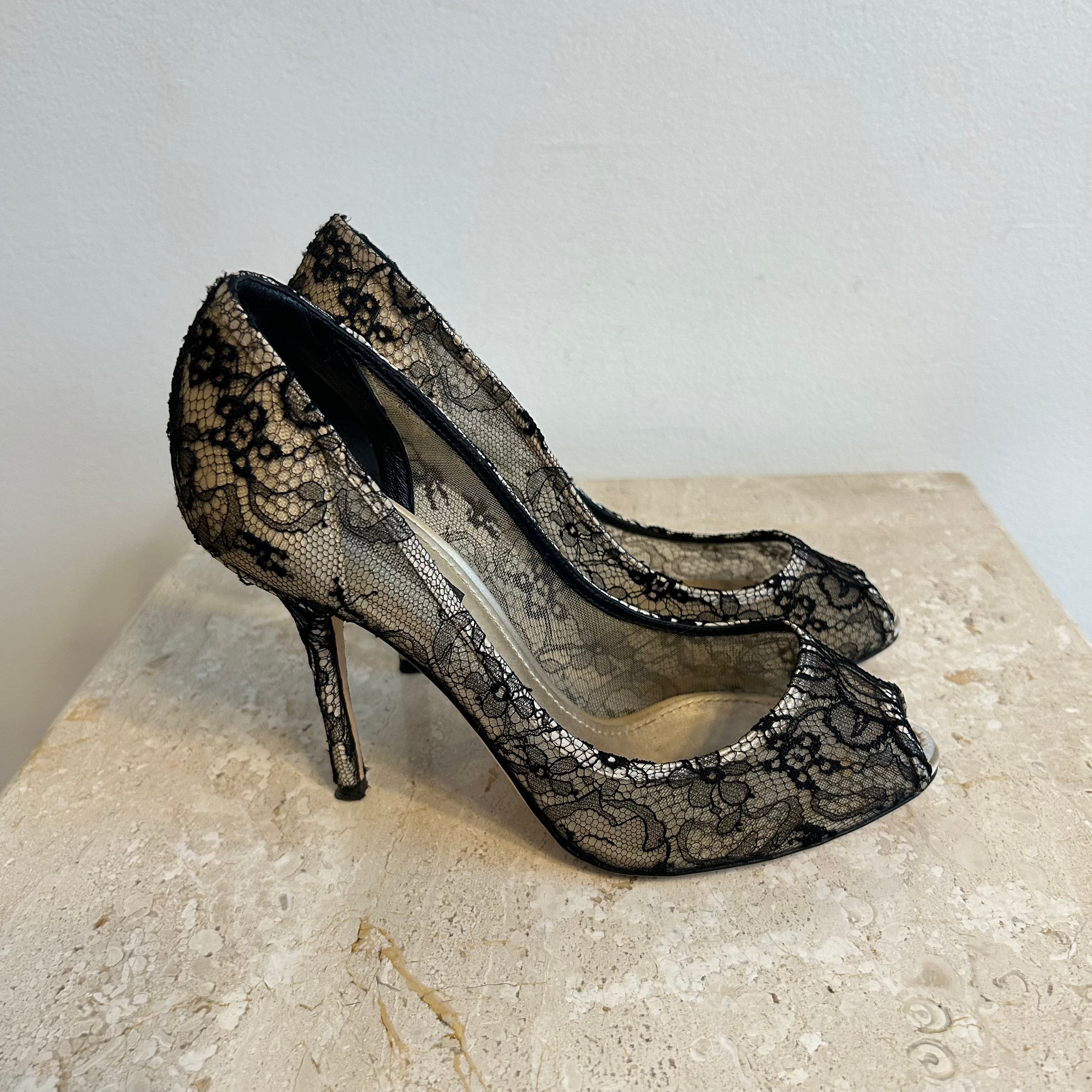 Pre-Owned DOLCE & GABBANA Champagne/Black Lace Stiletto Heel - Size 38.5