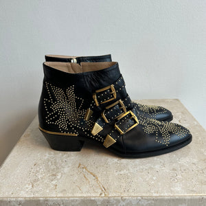 Pre-Owned CHLOE Black/Gold Susanna Short Boots - Size 38.5