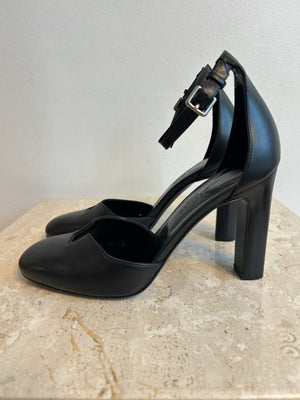 Pre-Owned HERMES Escarpin Lady Black Leather D'Orsay Pump - Size 36