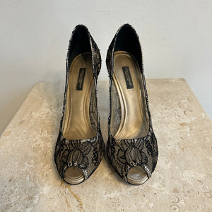 Pre-Owned DOLCE & GABBANA Champagne/Black Lace Stiletto Heel - Size 38.5