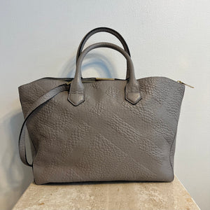 Pre-Owned BURBERRY Grey Dewberry Tote
