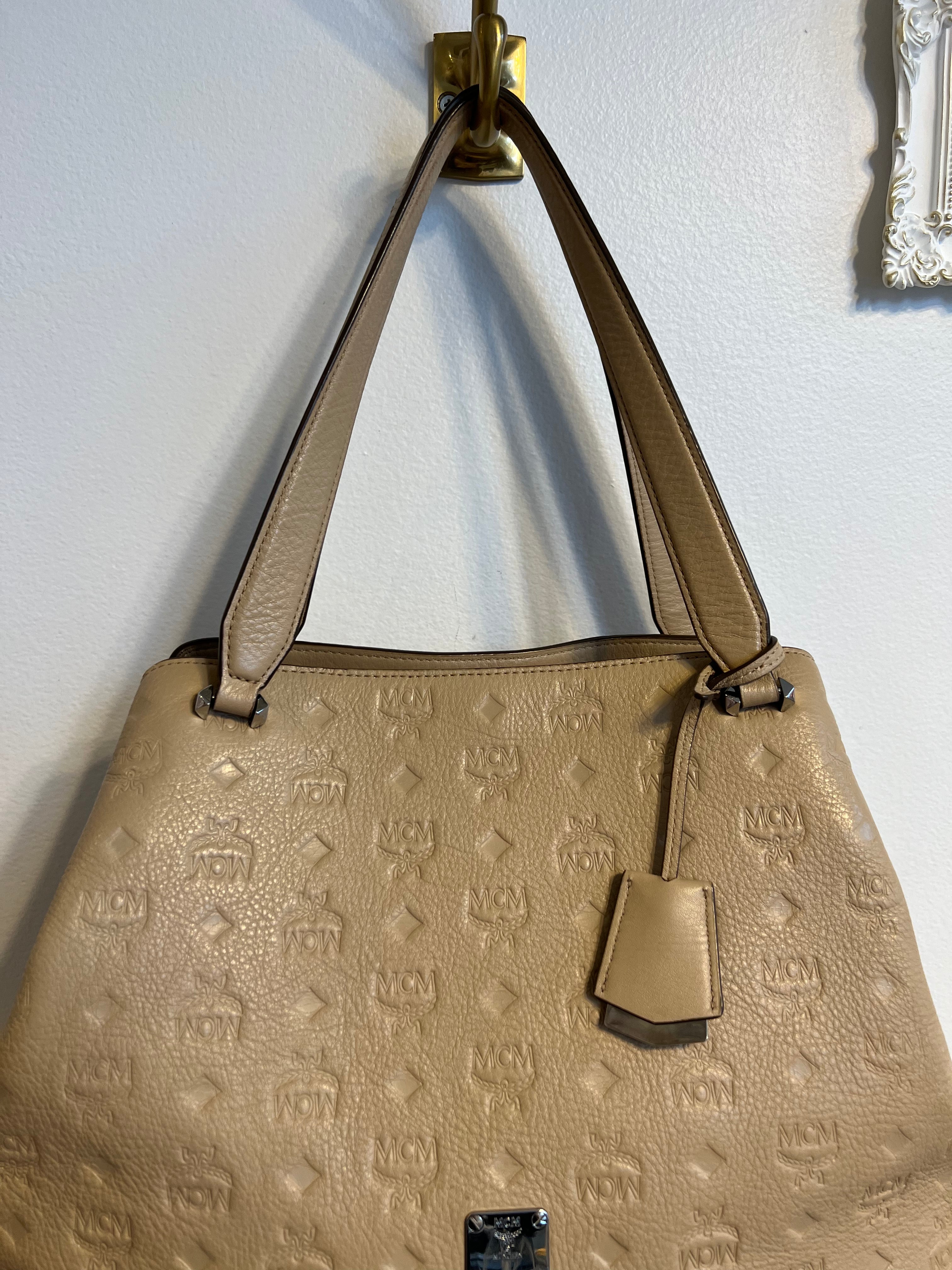 MCM Beige Leather Shoulder Bag (Pre-Owned)