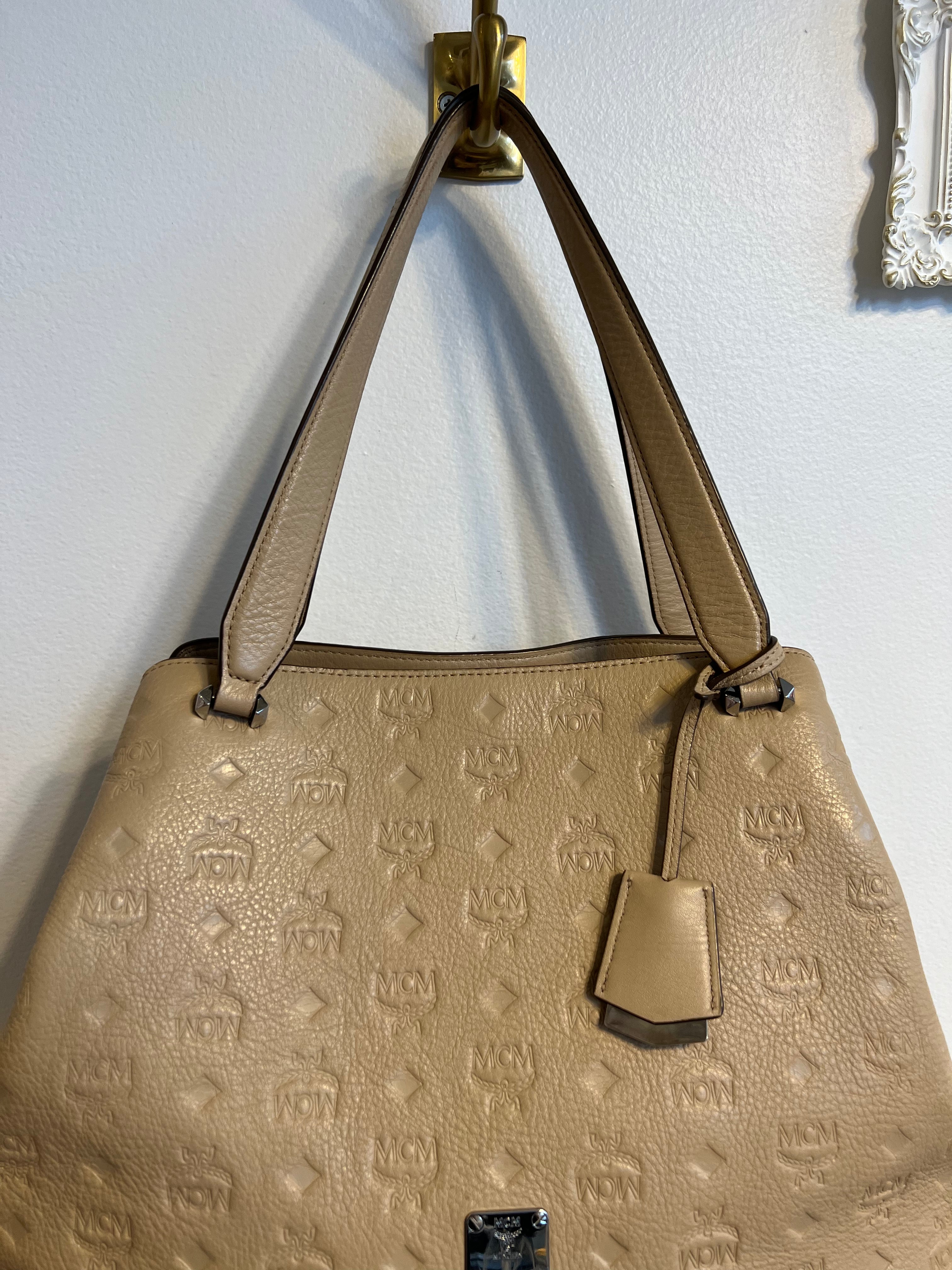 Pre-Owned MCM New Beige Shoulder Bag