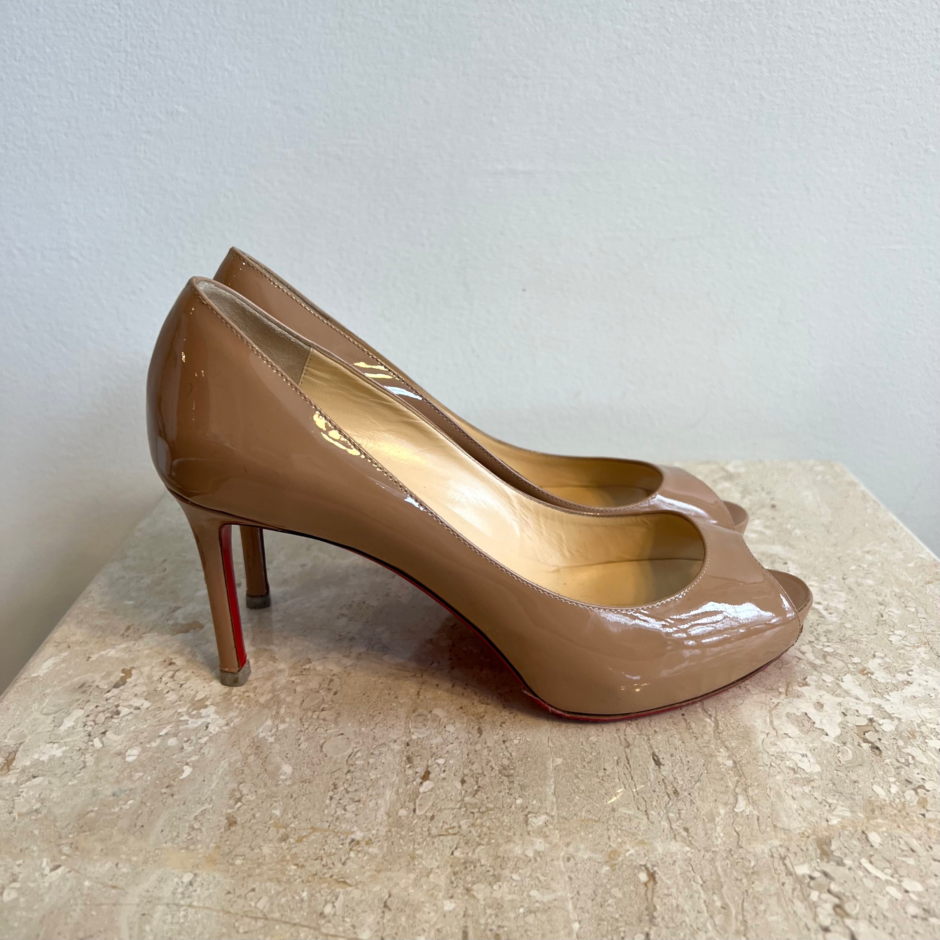 Pre-Owned CHRISTIAN LOUBOUTIN Nude Patent Peep Toe Pump - Size 38