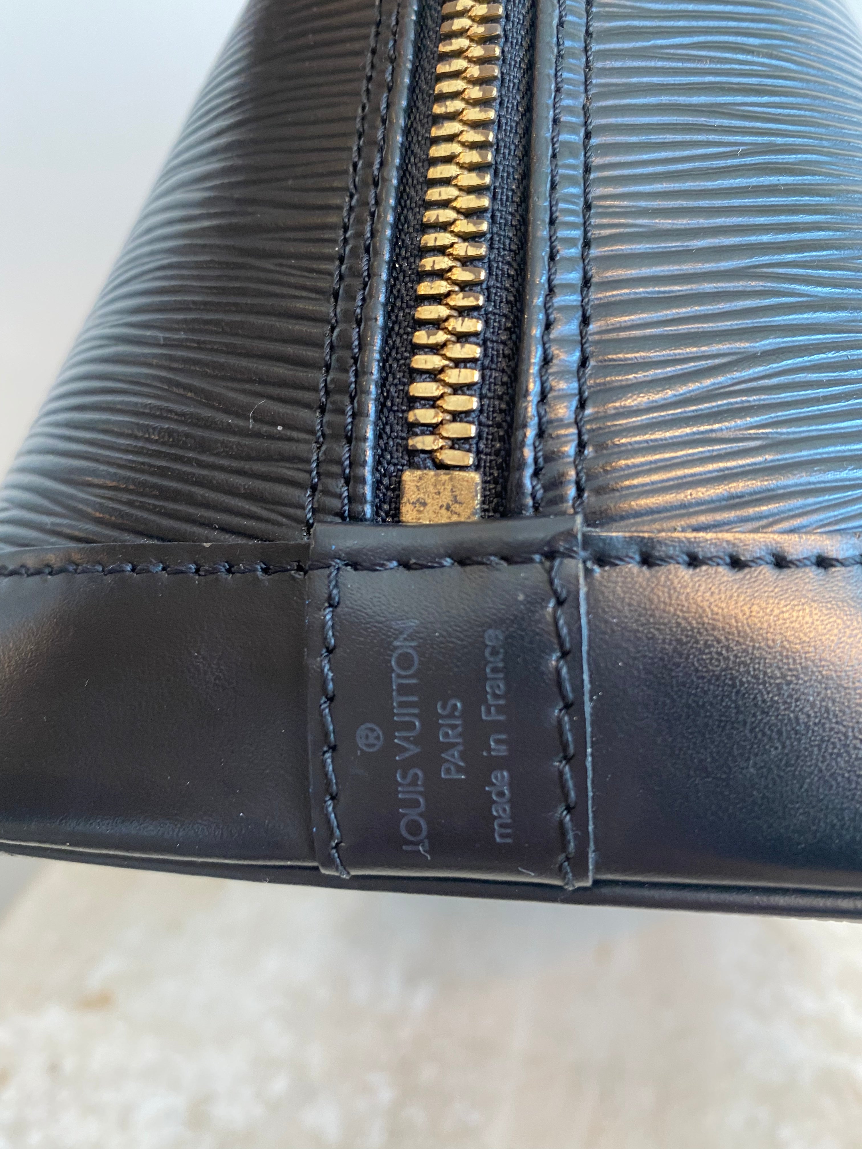 Pre-owned LOUIS VUITTON Vintage Black Epi Alma PM