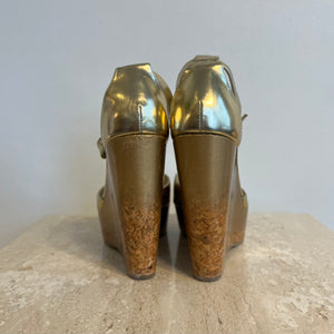 Pre-Owned JIMMY CHOO Gold Leather/Cork Pela Wedge - size  36.5