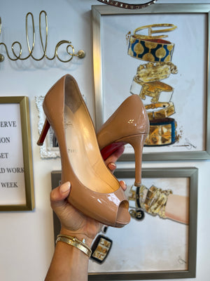 Pre-Owned CHRISTIAN LOUBOUTIN Nude Patent Peep Toe Pump - Size 38