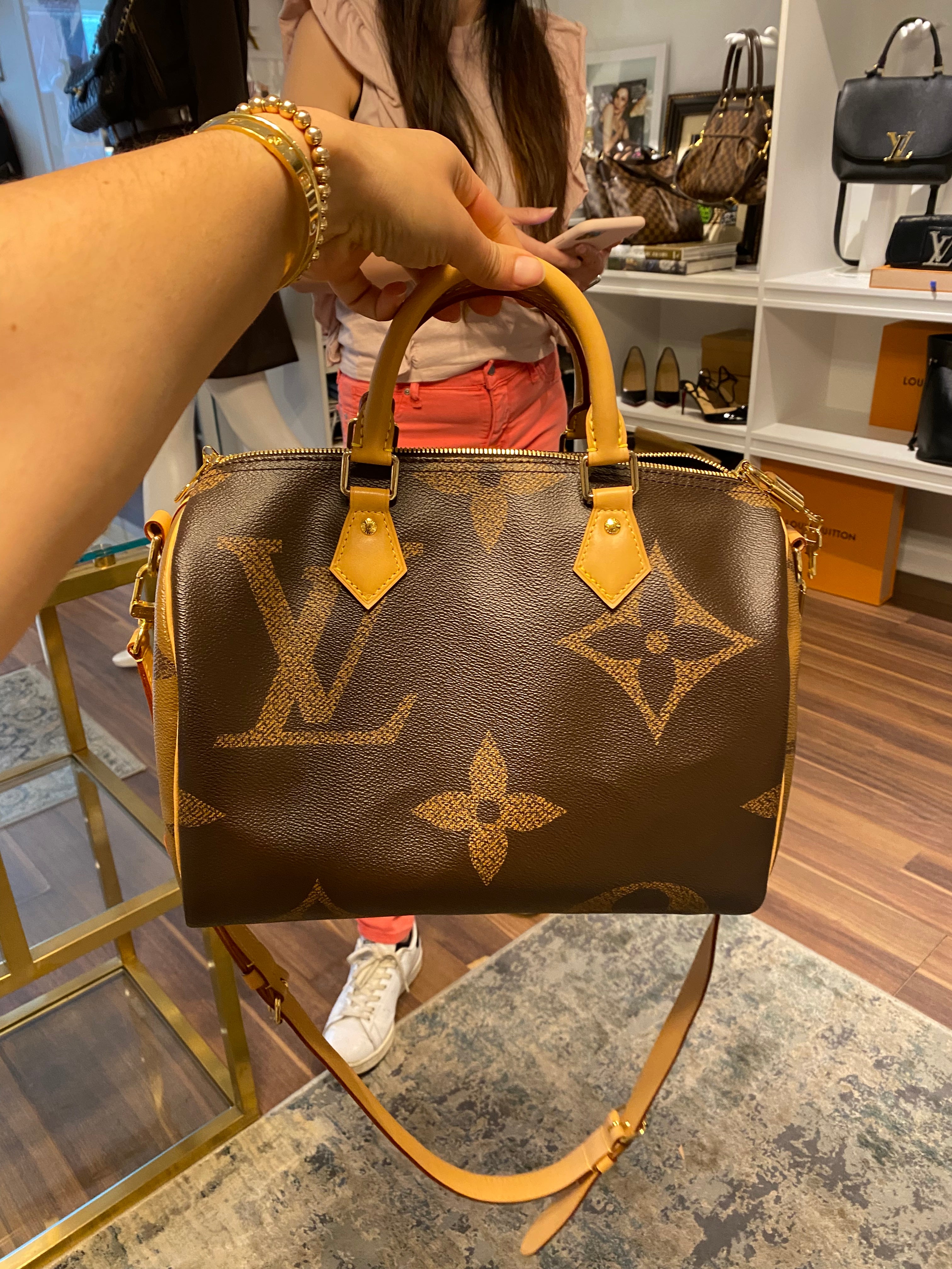 LOUIS VUITTON Reverse Monogram Giant Speedy Bandouliere 30 1259586