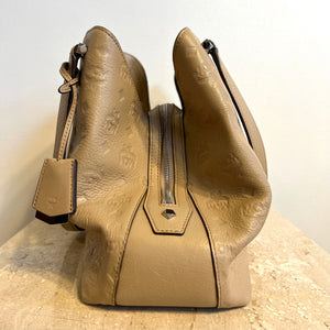 Pre-Owned MCM New Beige Shoulder Bag