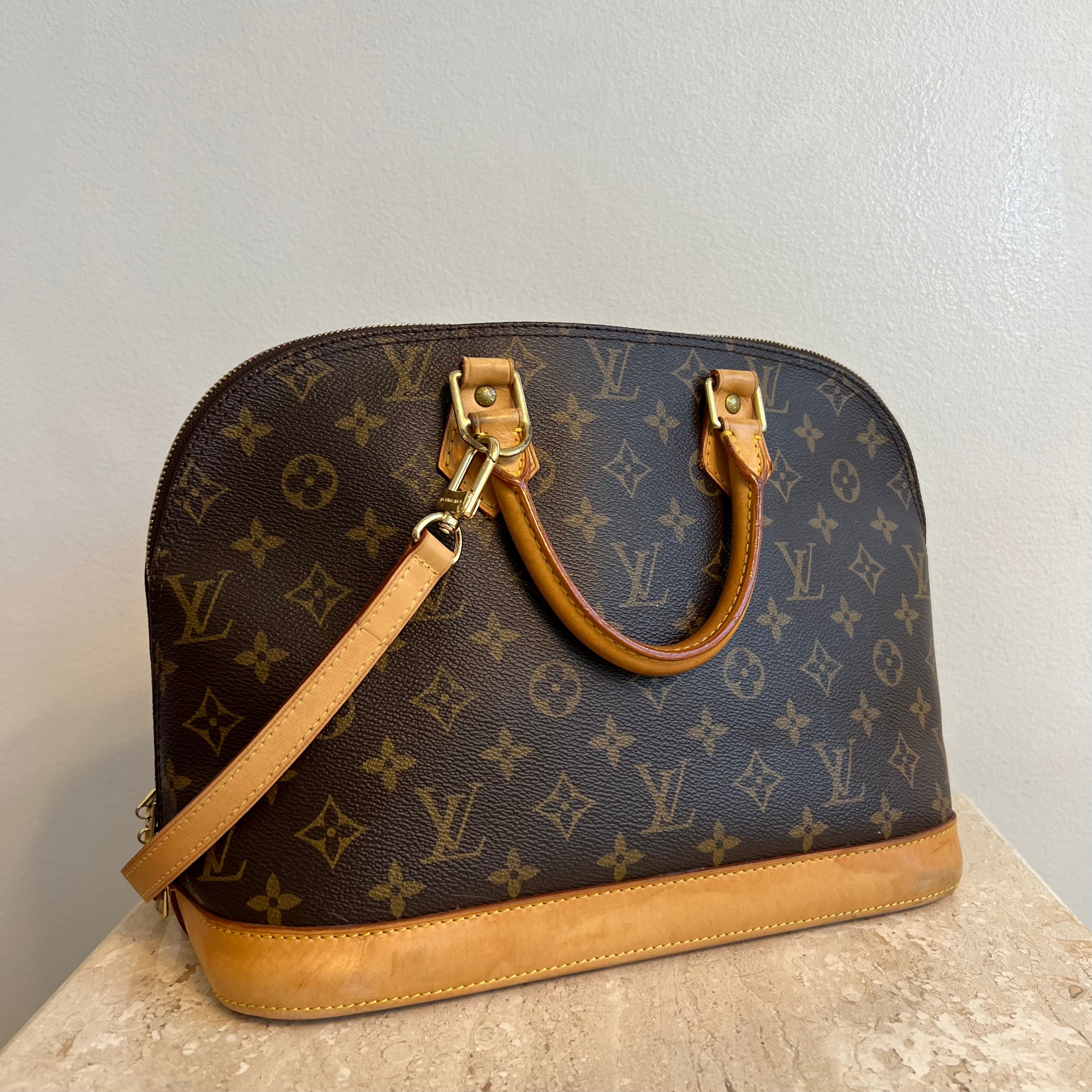 Pre-owned LOUIS VUITTON Monogram Alma PM with Strap