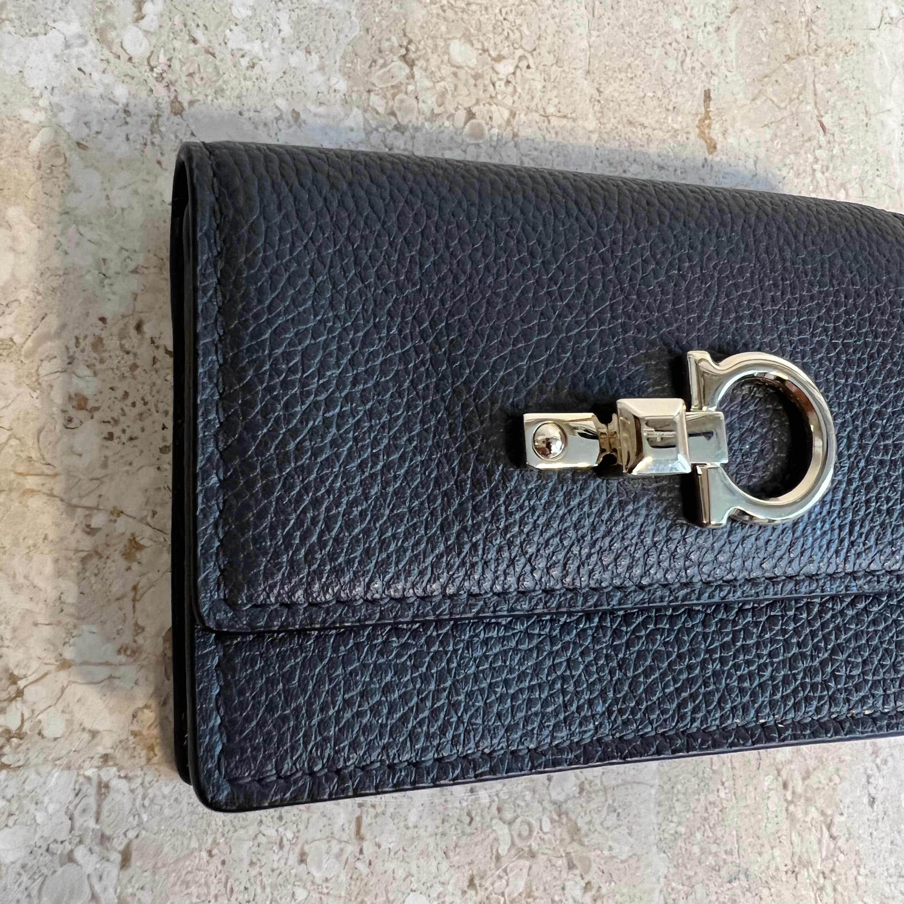 Pre-Owned SALVATORE FERRAGAMO Stromboli Card Case