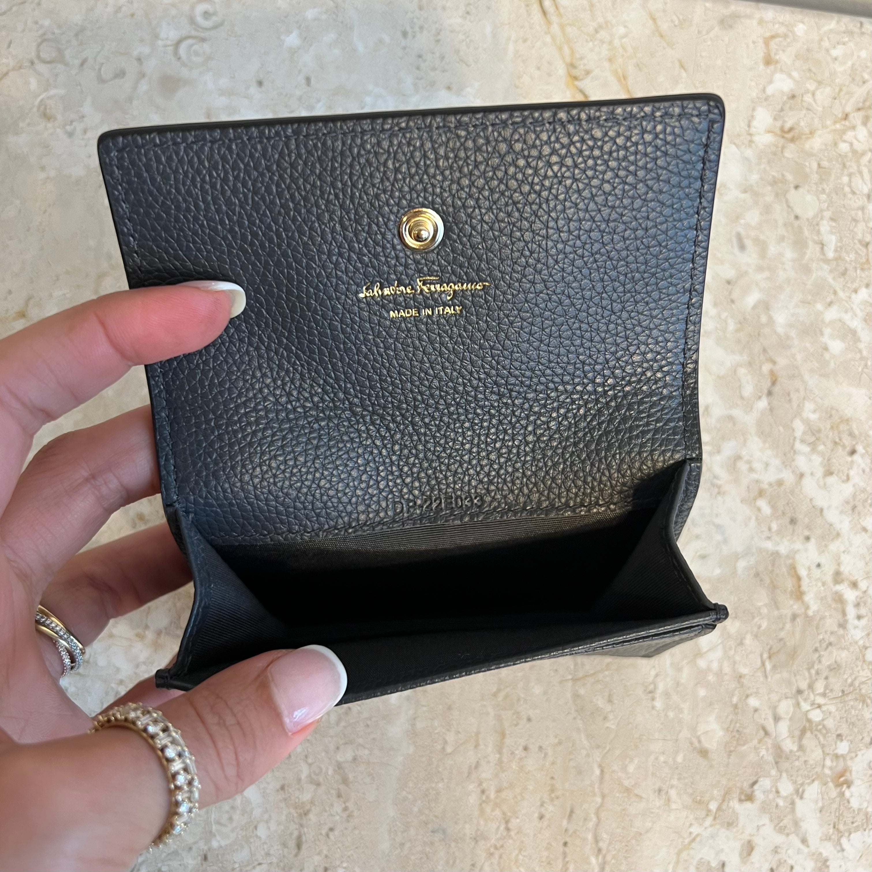 Pre-Owned SALVATORE FERRAGAMO Stromboli Card Case