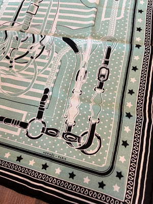 Pre-Owned HERMES "Coaching" Green Bandana 55