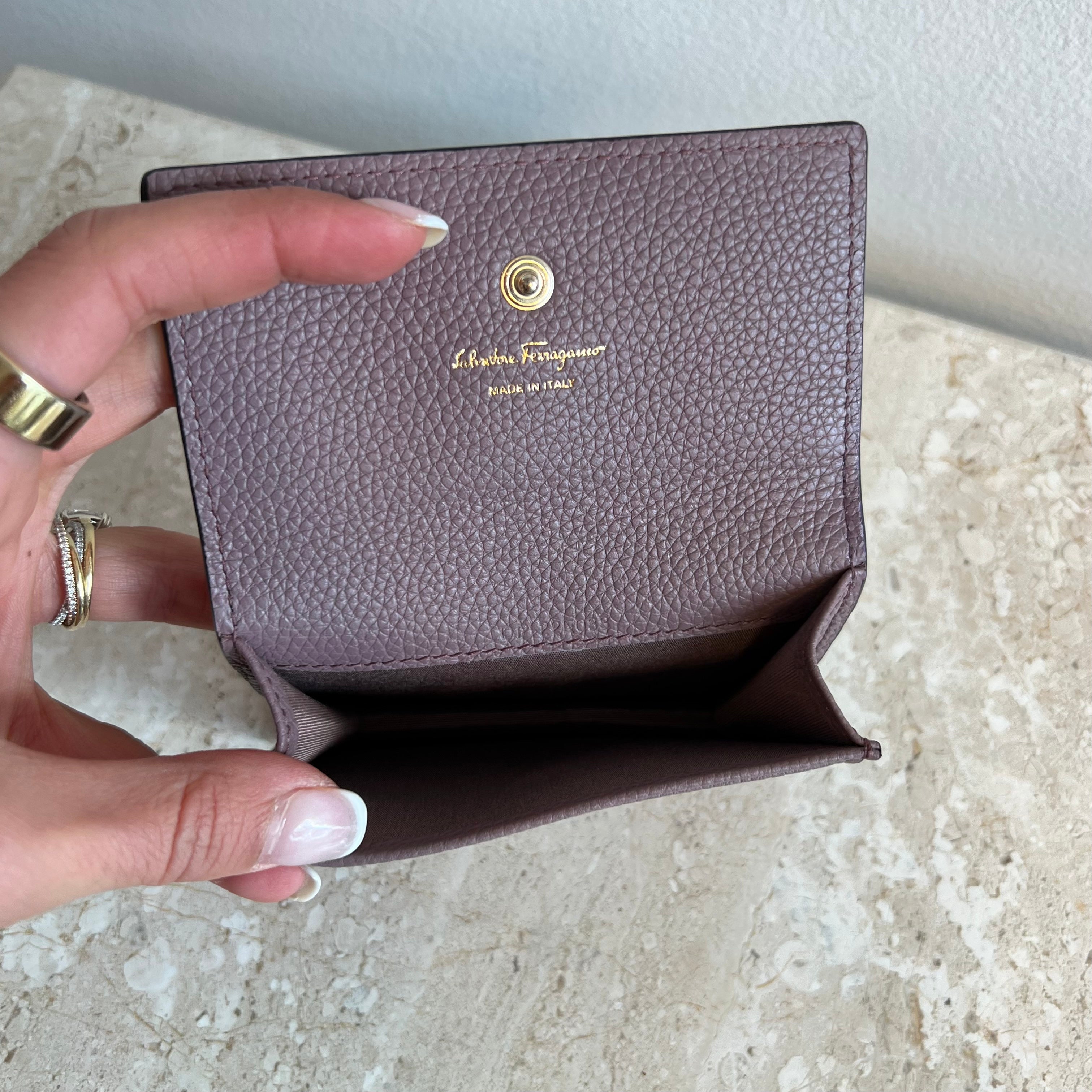Pre-Owned SALVATORE FERRAGAMO "Cinder Rose" Card Case