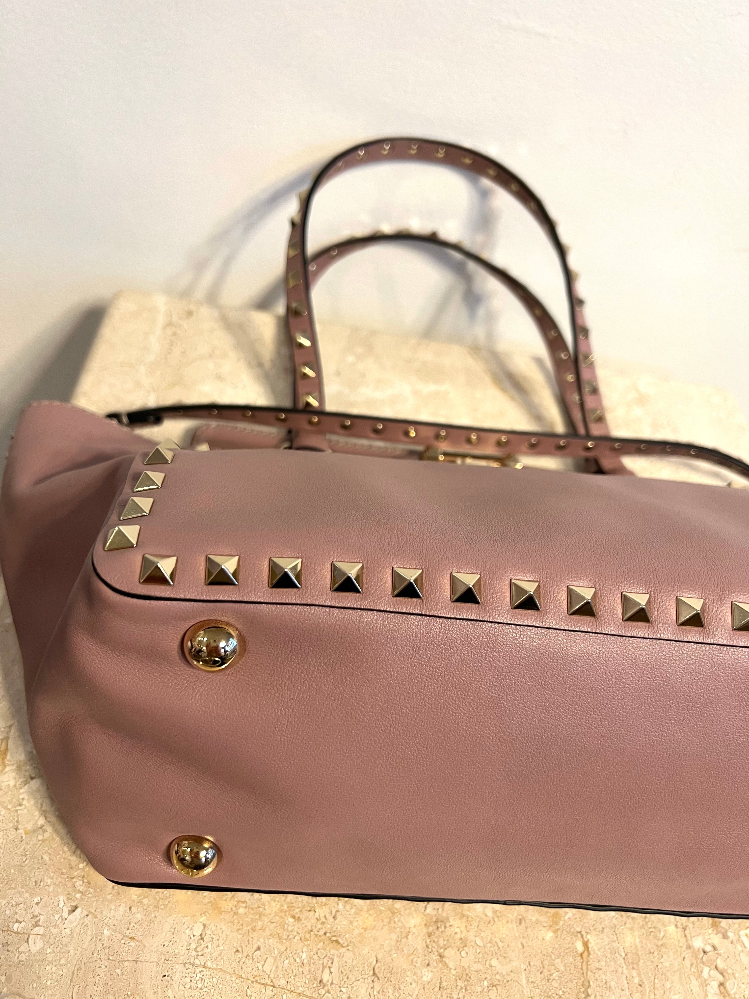 Pre-owned VALENTINO Small Rockstud Tote in Poudre