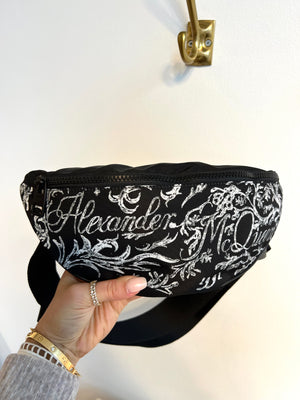 Pre-Owned ALEXANDER MCQUEEN Logo Printed Zipped Belt Bag