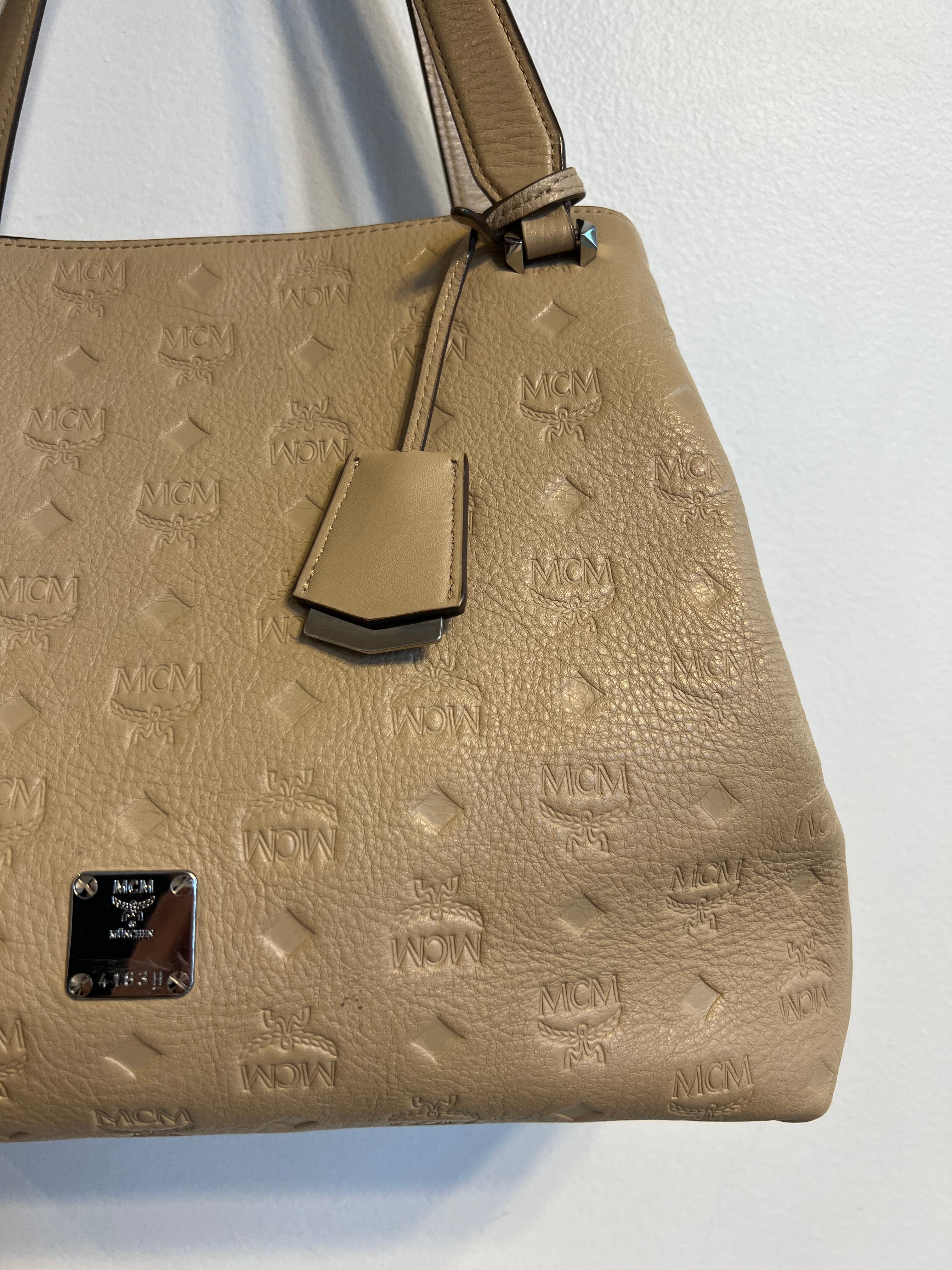 Pre-Owned MCM New Beige Shoulder Bag