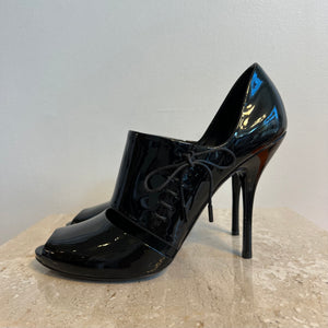 Pre-Owned GUCCI Black Patent Peep Toe Pumps - Size 10