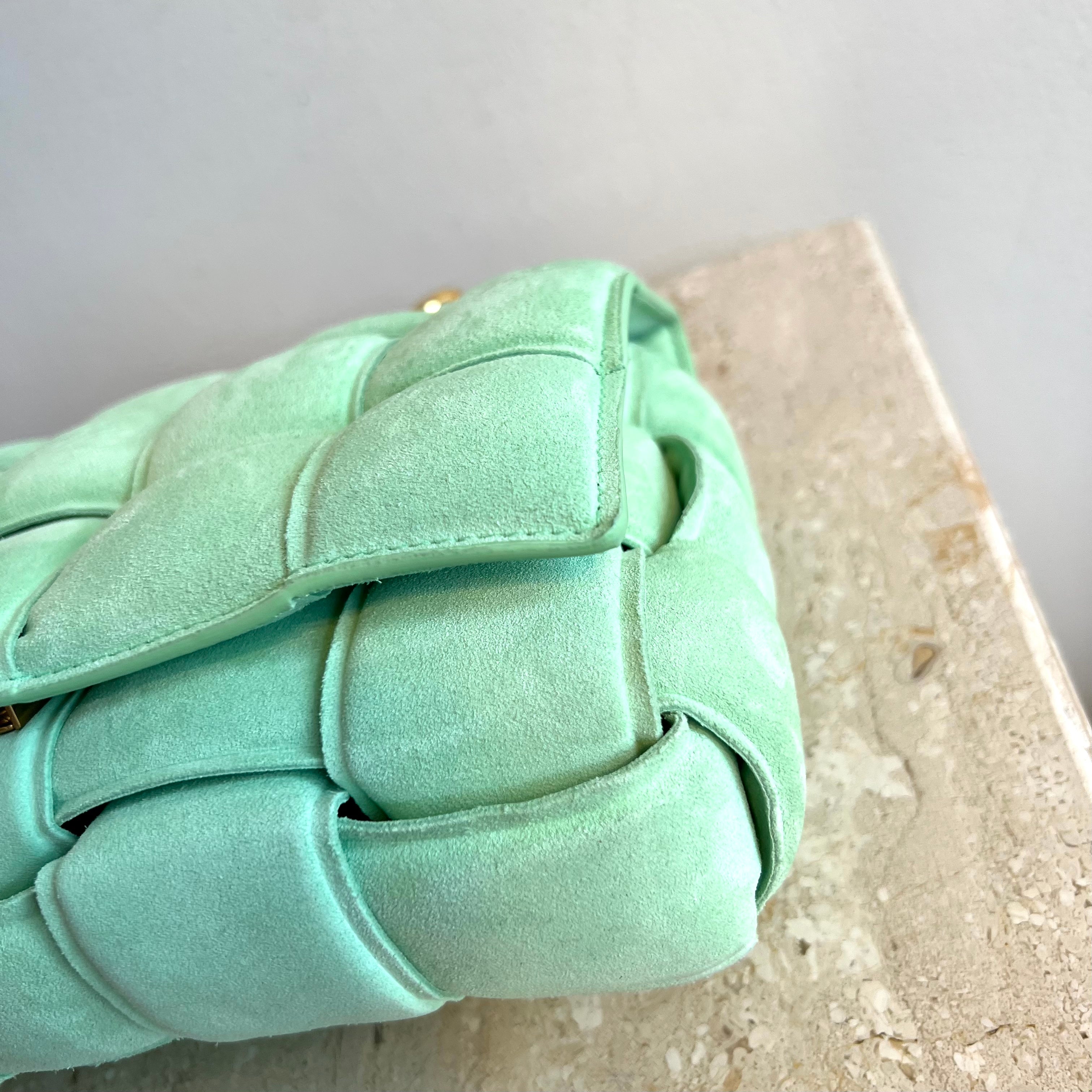 Pre-Owned BOTTEGA VENETA Green Suede Chain Cassette Bag