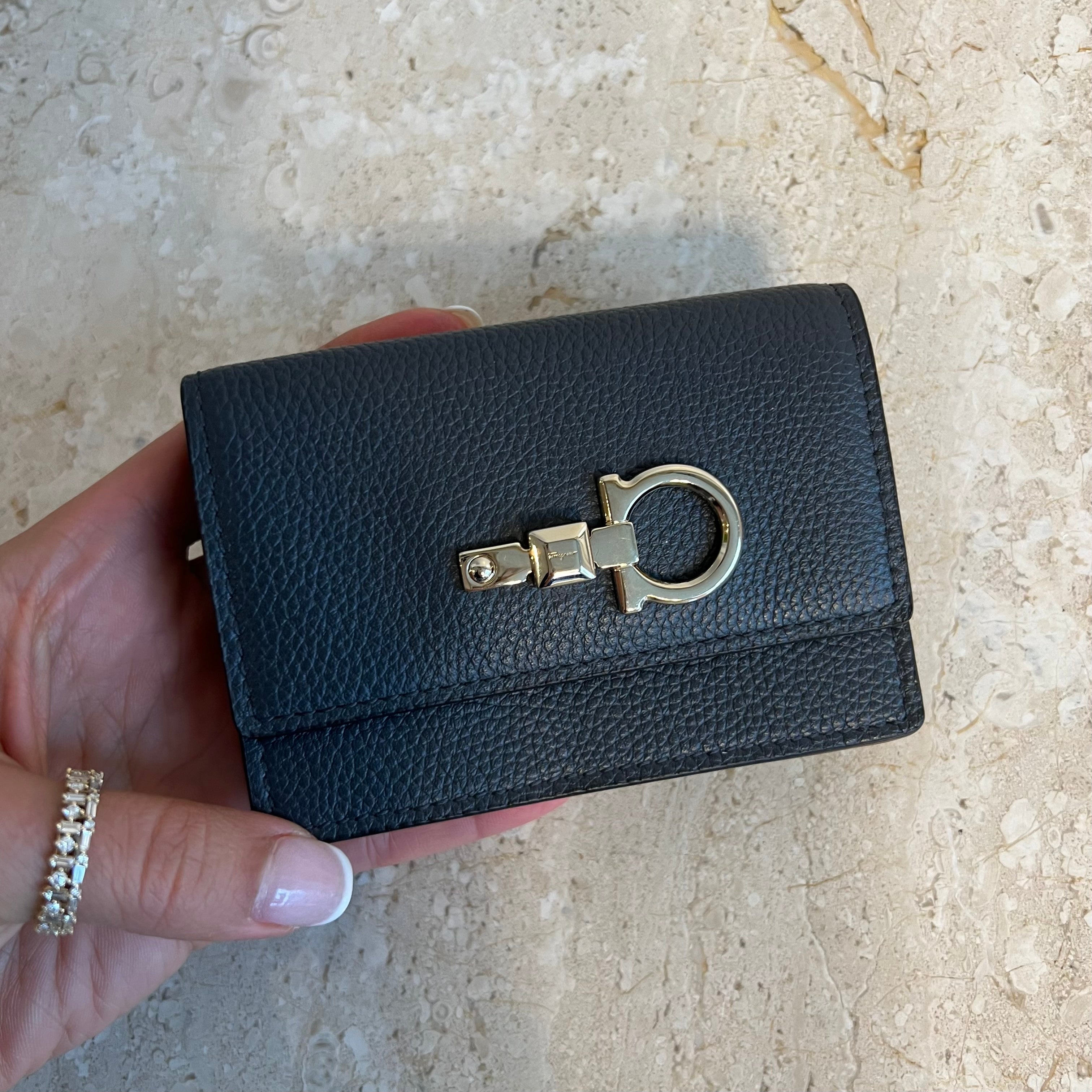 Pre-Owned SALVATORE FERRAGAMO Stromboli Card Case