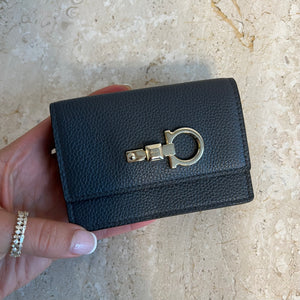Pre-Owned SALVATORE FERRAGAMO Stromboli Card Case